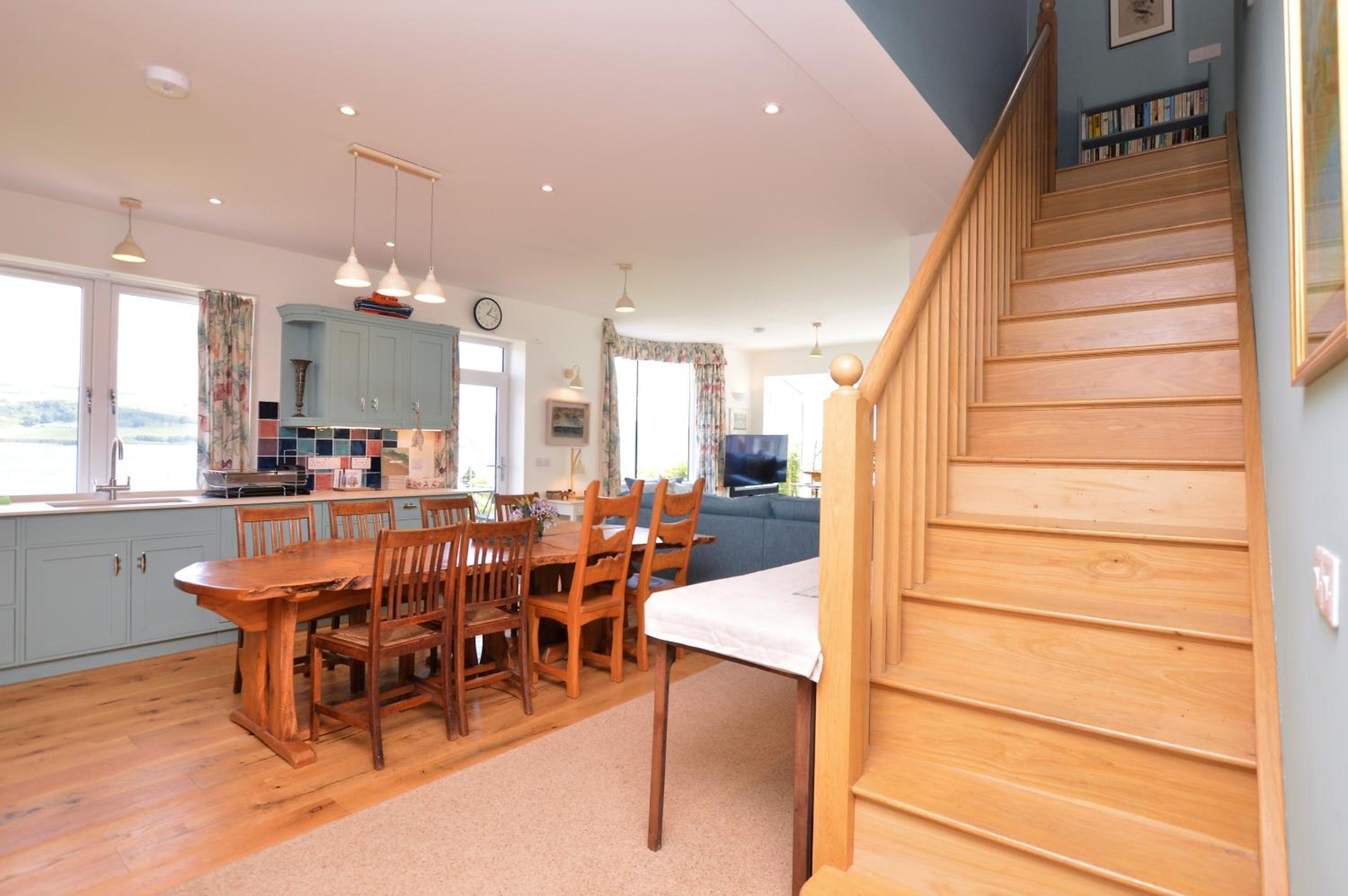 Four-Bedroom House photo 3