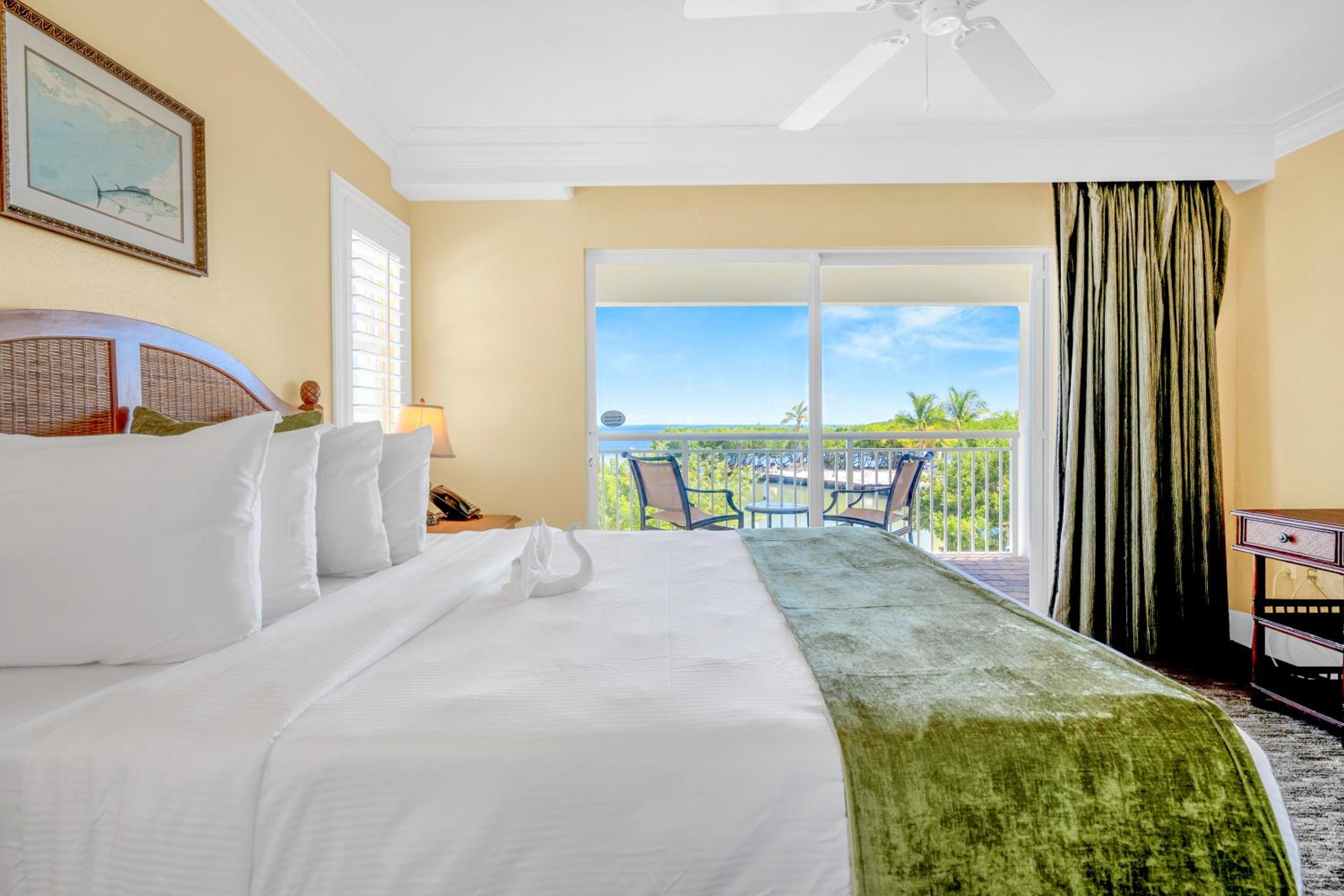 Queen Room With Ocean View And Balcony, Non-Smoking photo 3