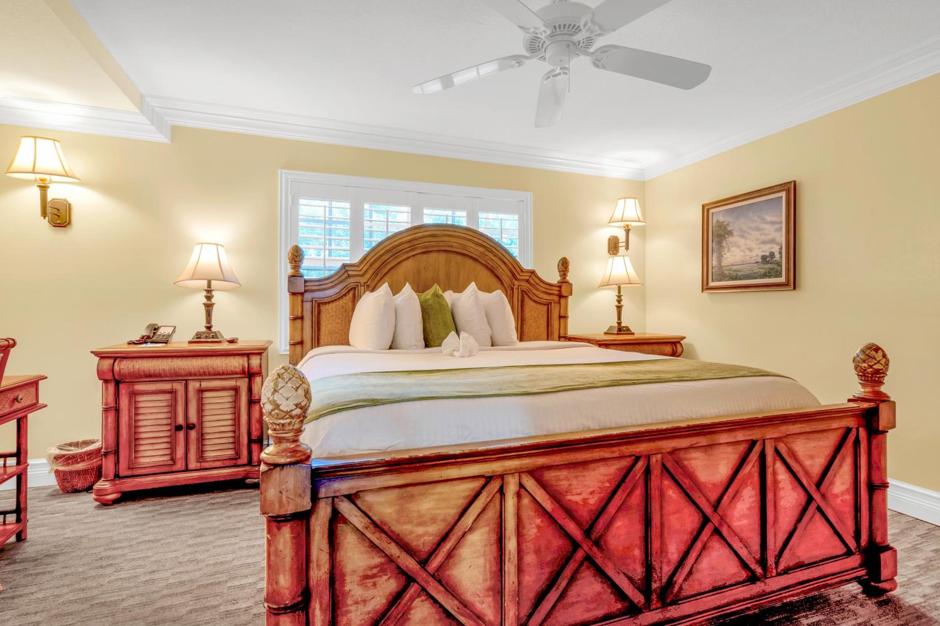 One-Bedroom King Suite with Ocean View - Non-Smoking - Photo 11