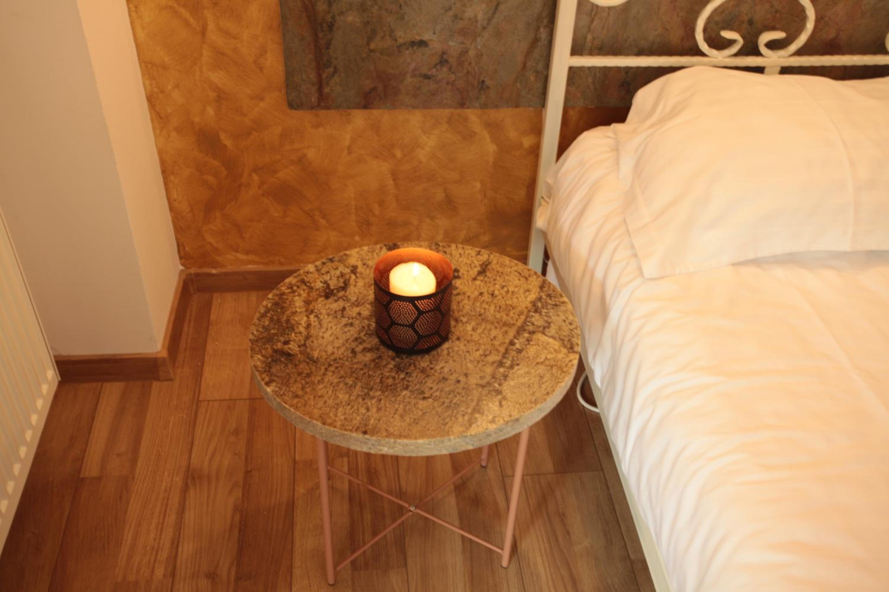Two-Bedroom Apartment - Photo 2