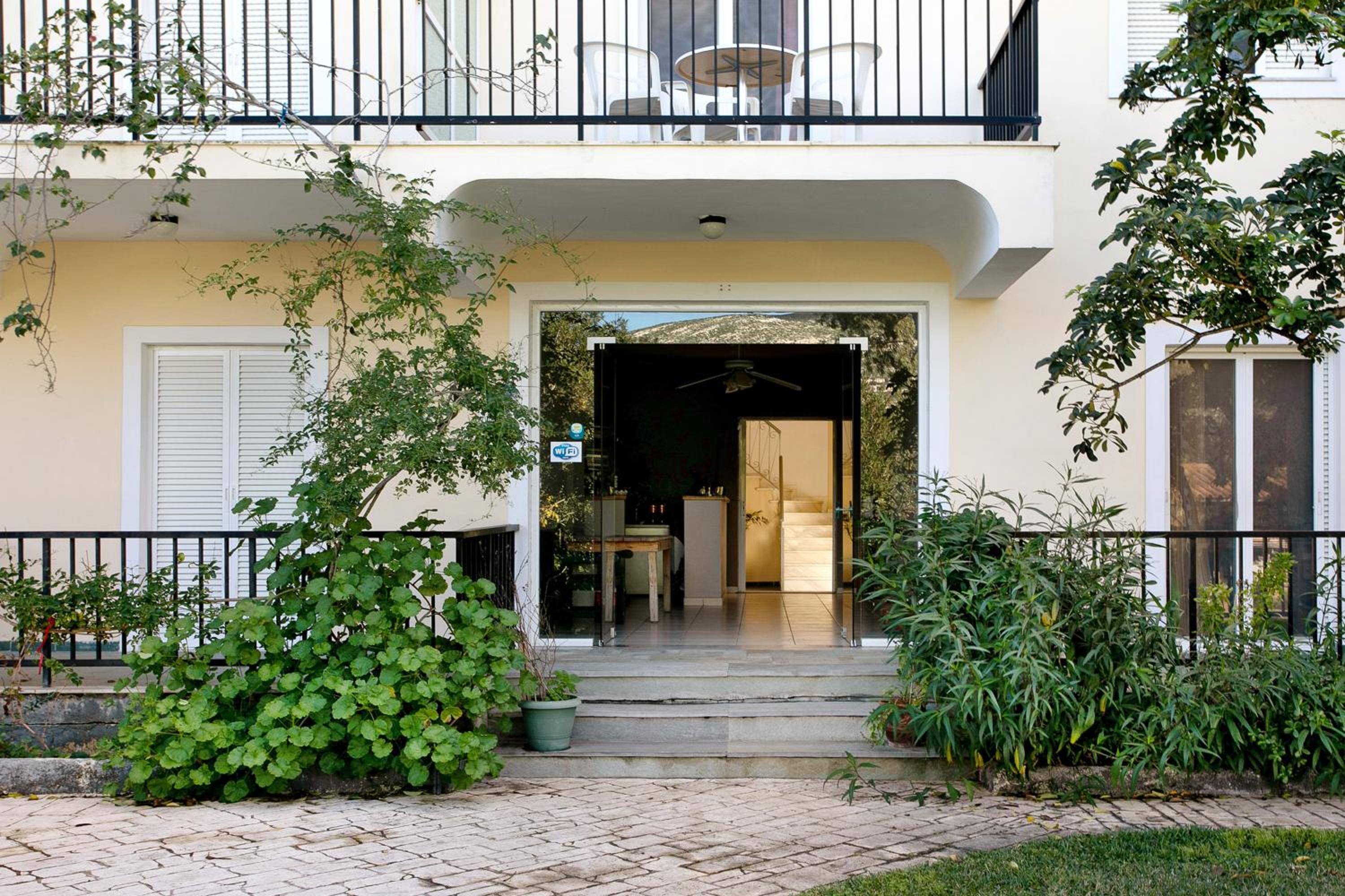Studio with Terrace photo 2