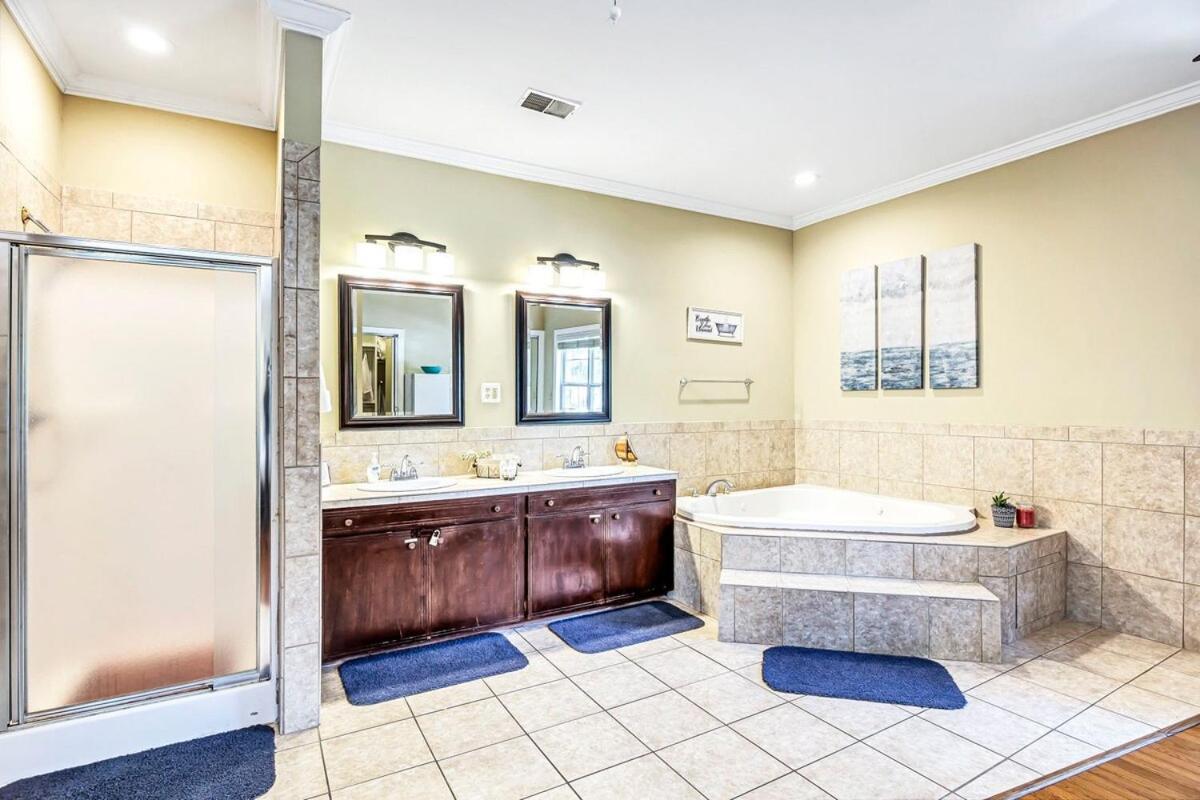 Studio Apartment - Photo 21
