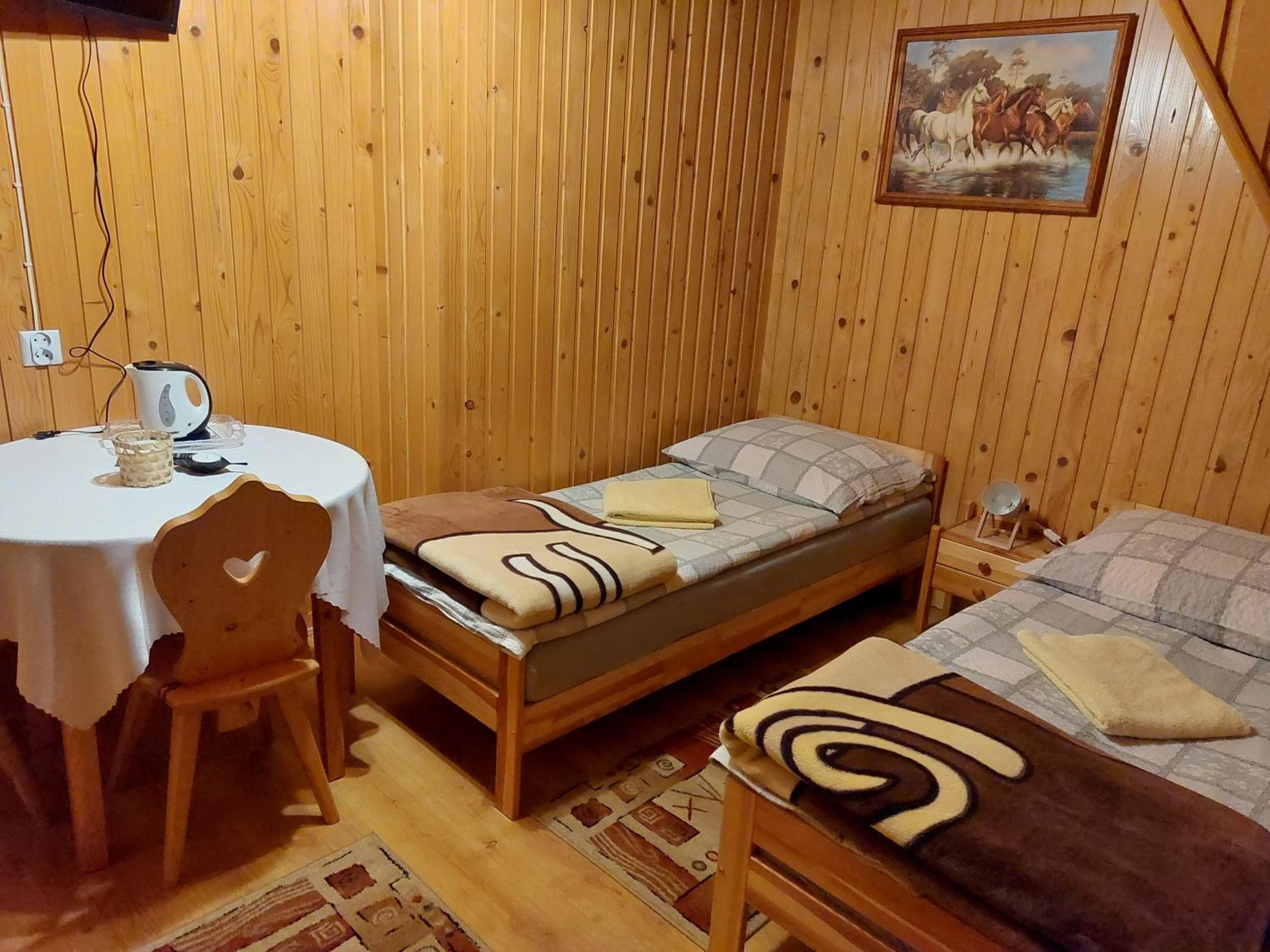 Double Room with Private Bathroom - Photo 2