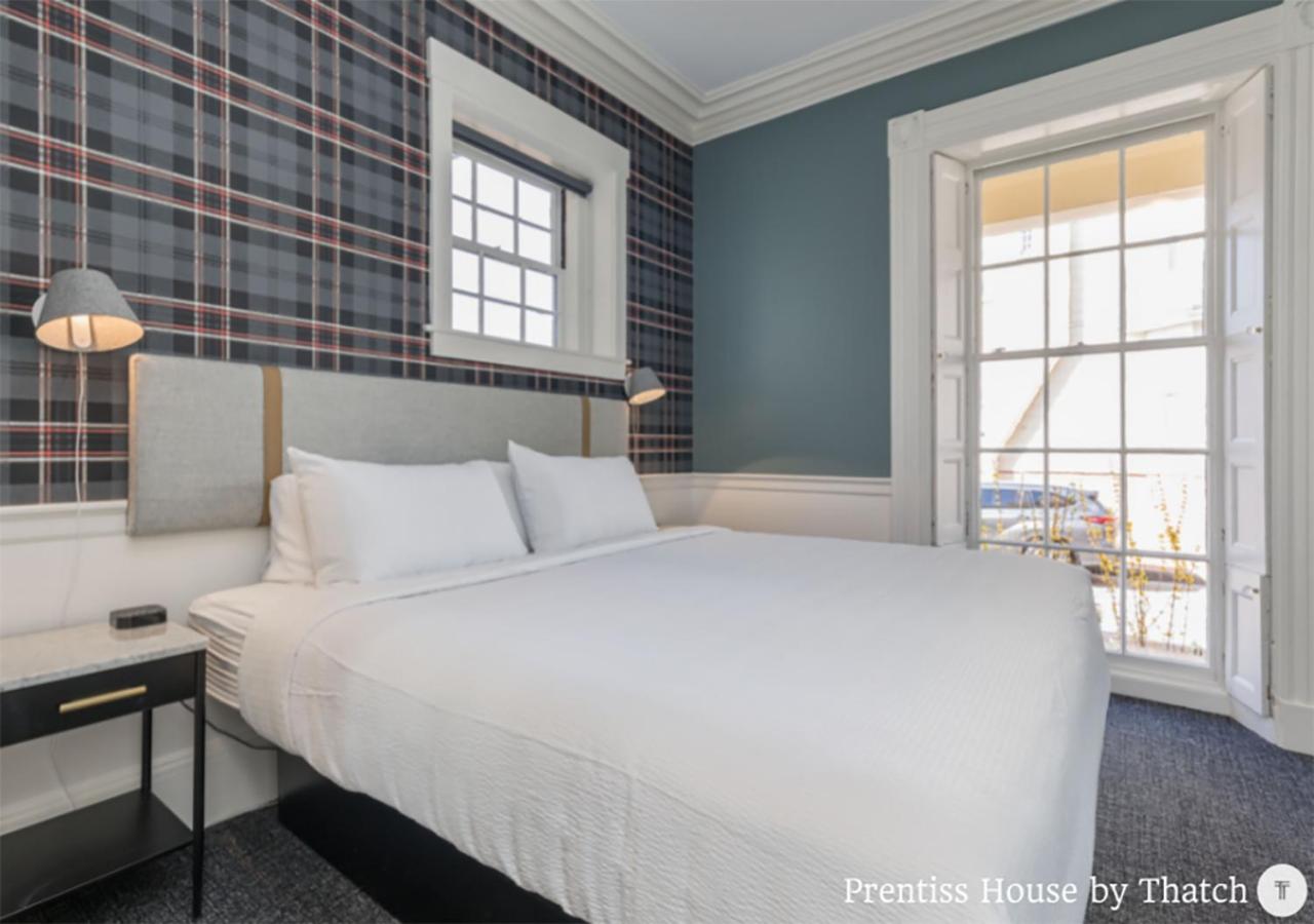 Standard King Room photo 3