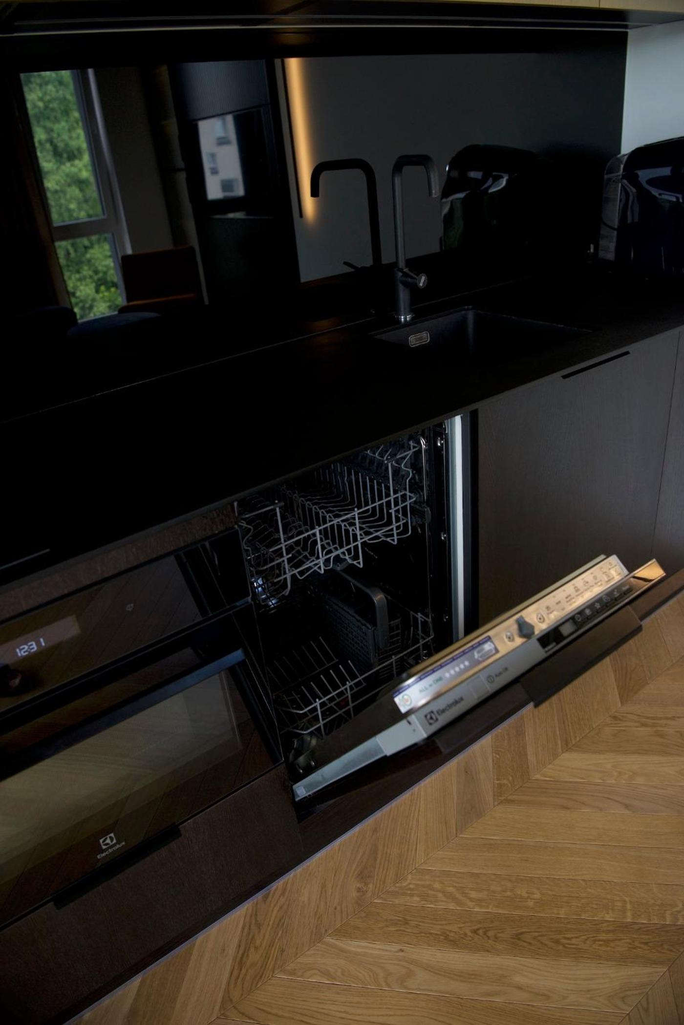 One-Bedroom Apartment - Photo 8