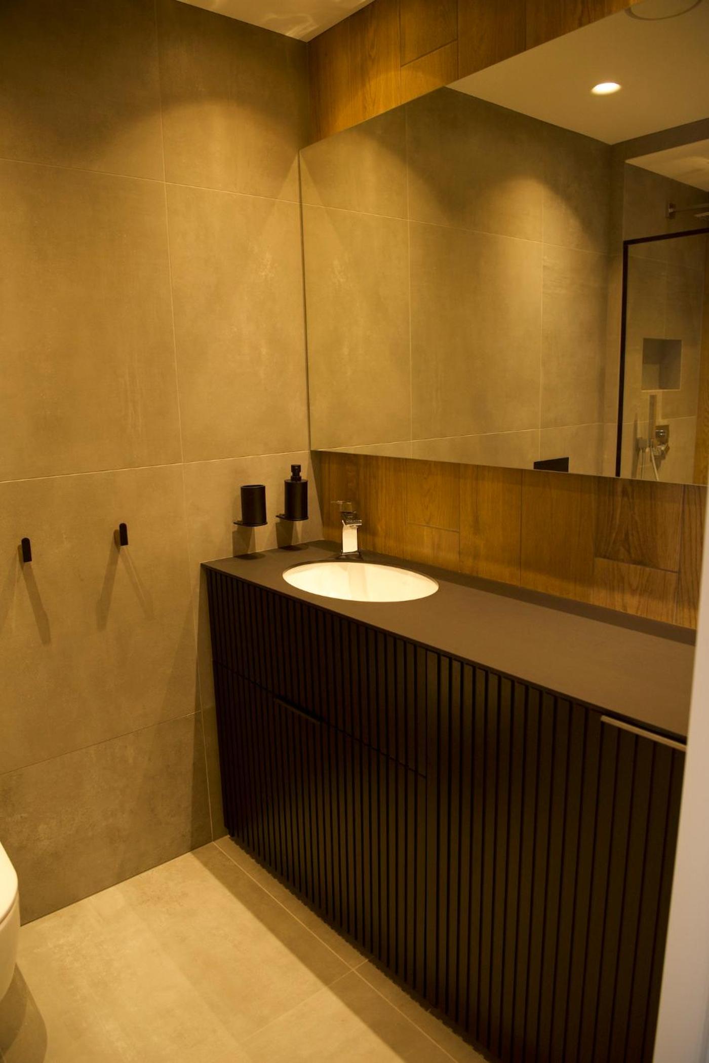 One-Bedroom Apartment - Photo 11