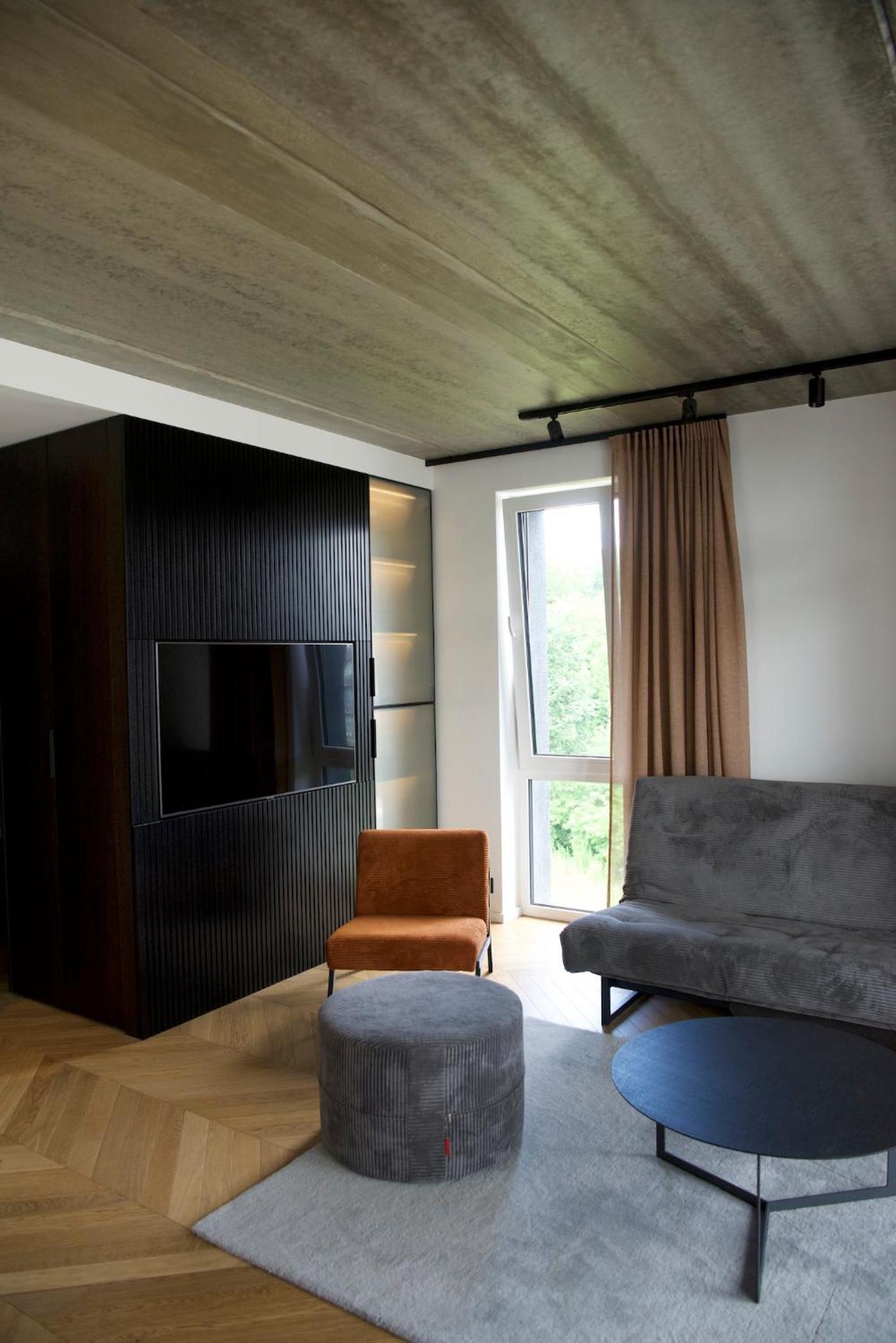 One-Bedroom Apartment - Photo 15