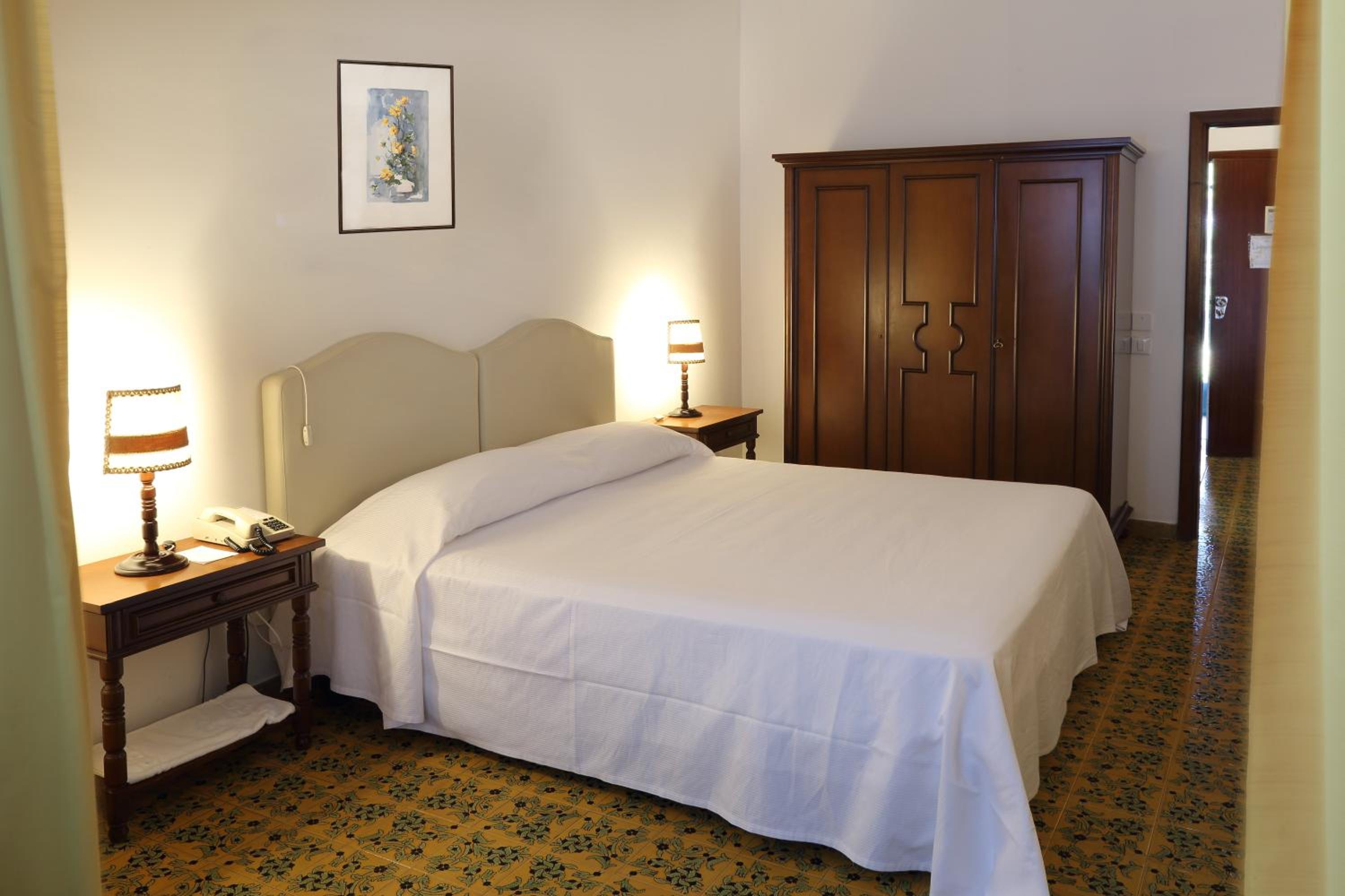 Comfort Double or Twin Room with Sea View - Photo 36