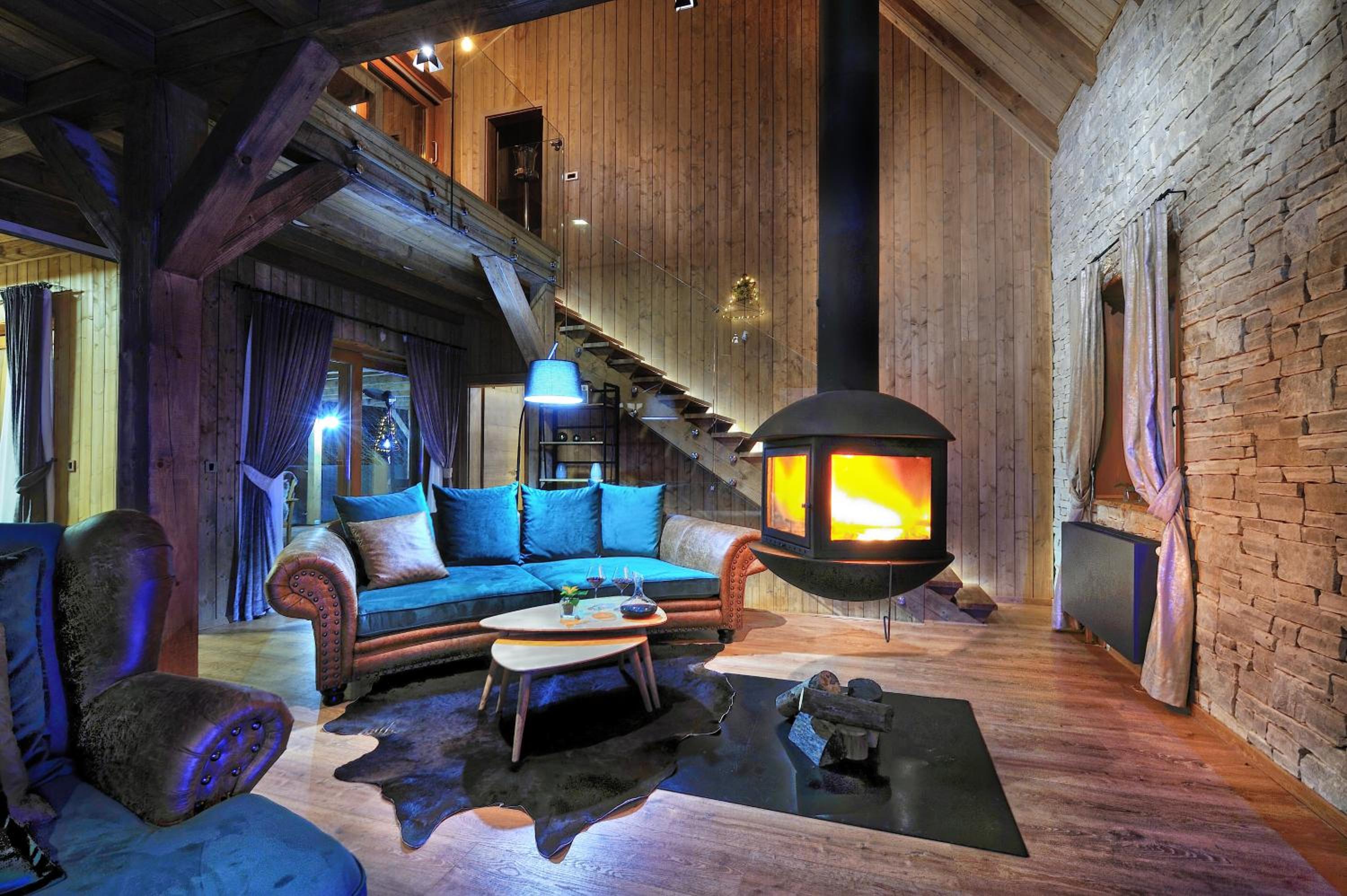 Four-Bedroom House - Photo 27