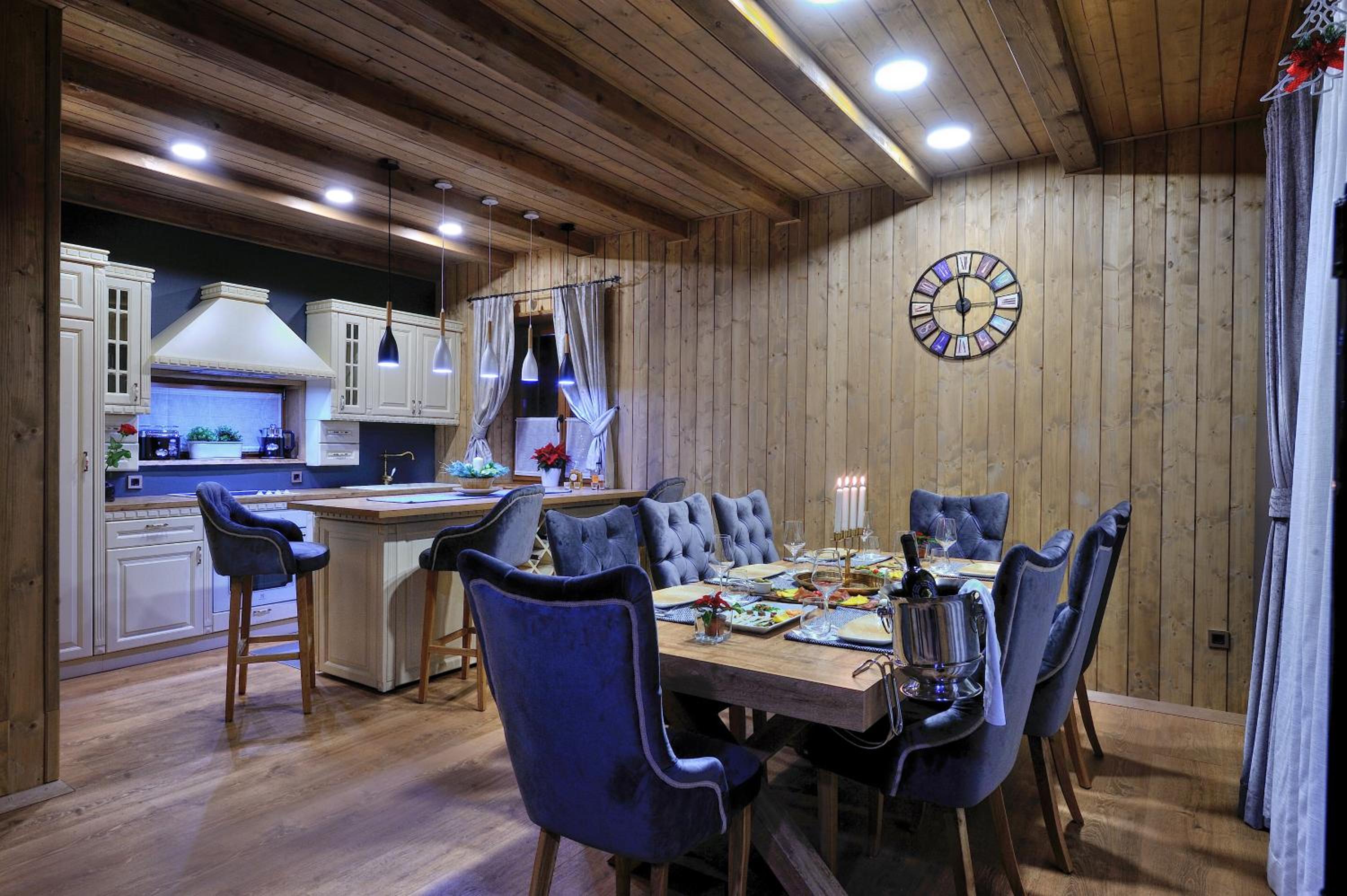 Four-Bedroom House - Photo 15