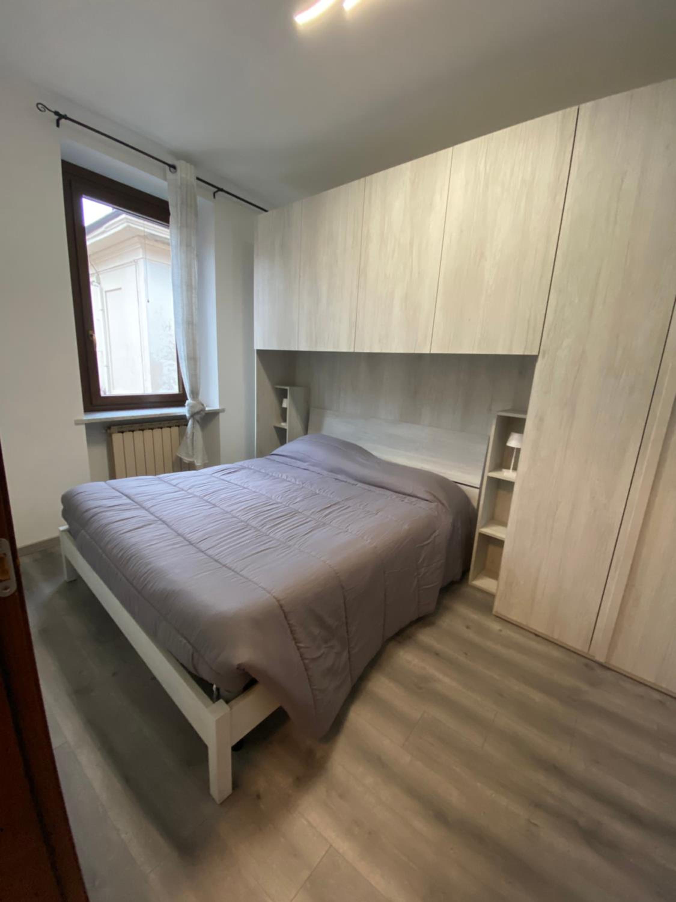 One-Bedroom Apartment - Photo 1