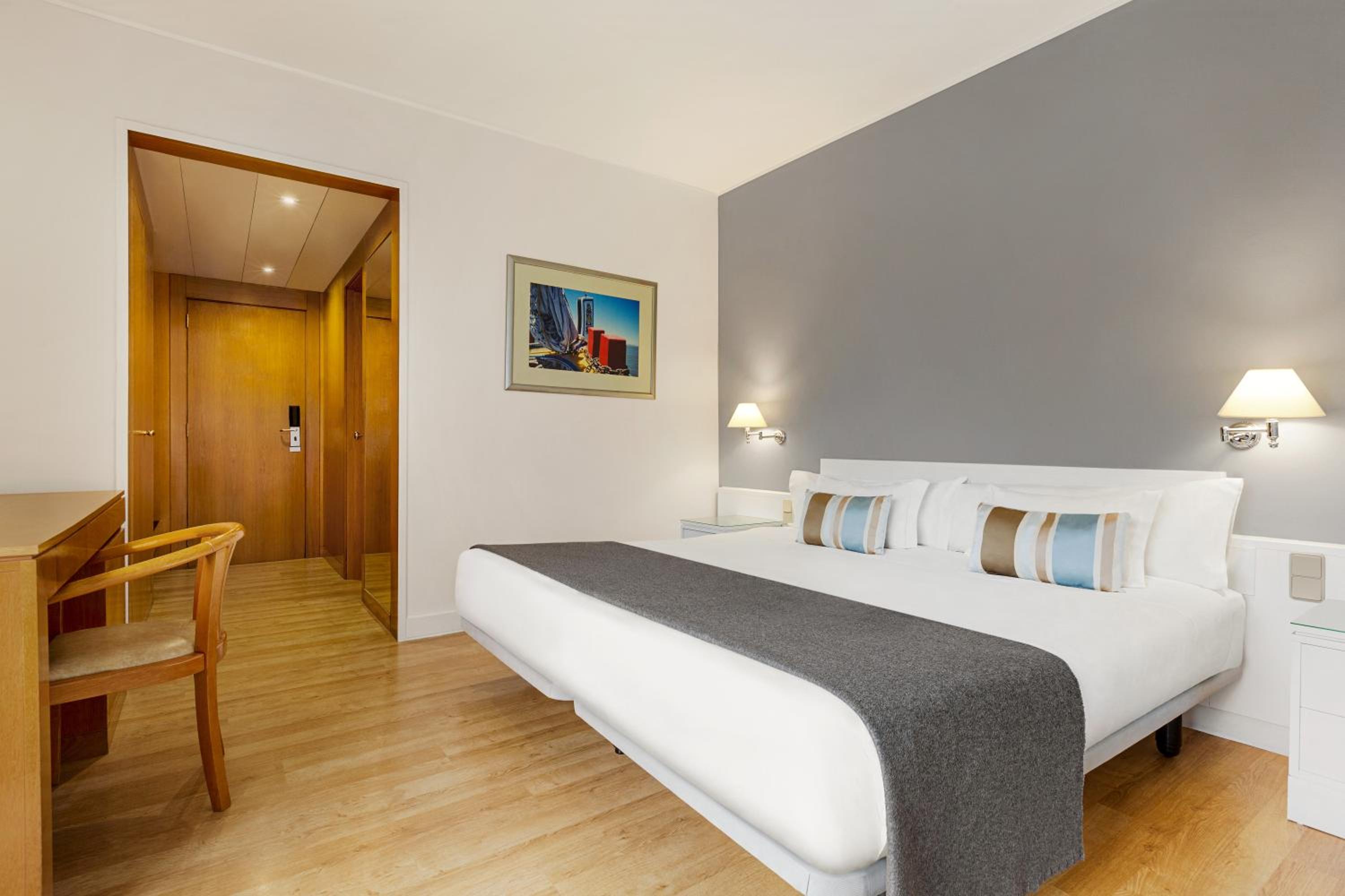 1 King Bed, Standard, Non-Smoking