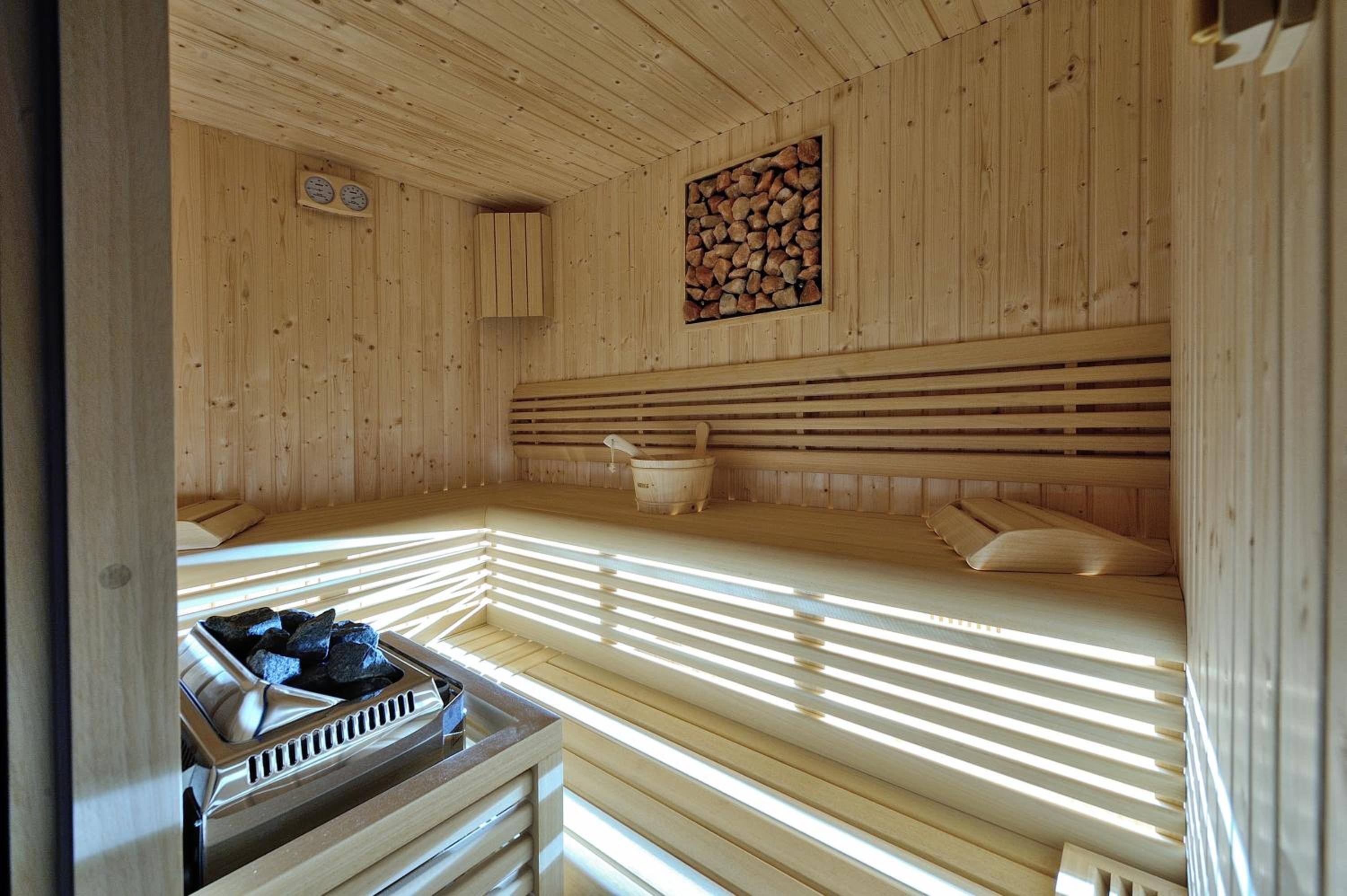 Four-Bedroom House - Photo 4
