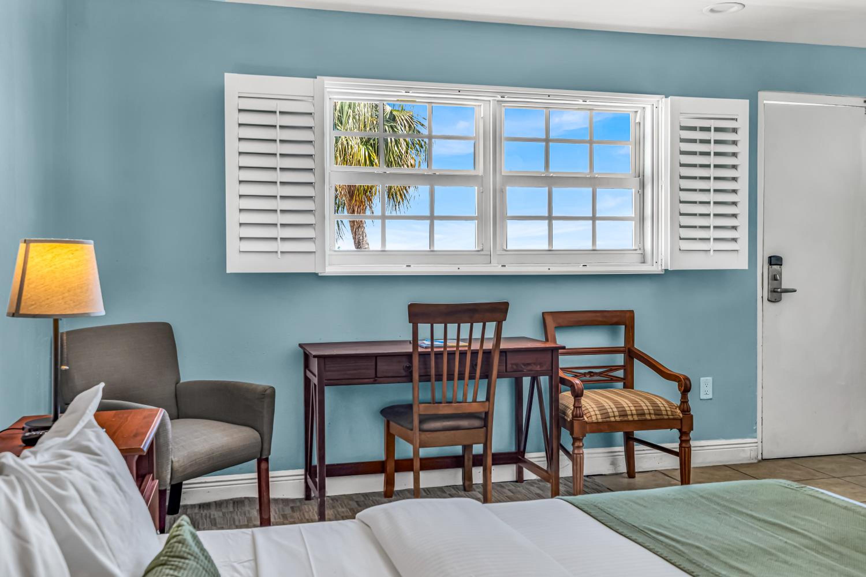 King Room with Ocean View - Non-Smoking - Photo 14