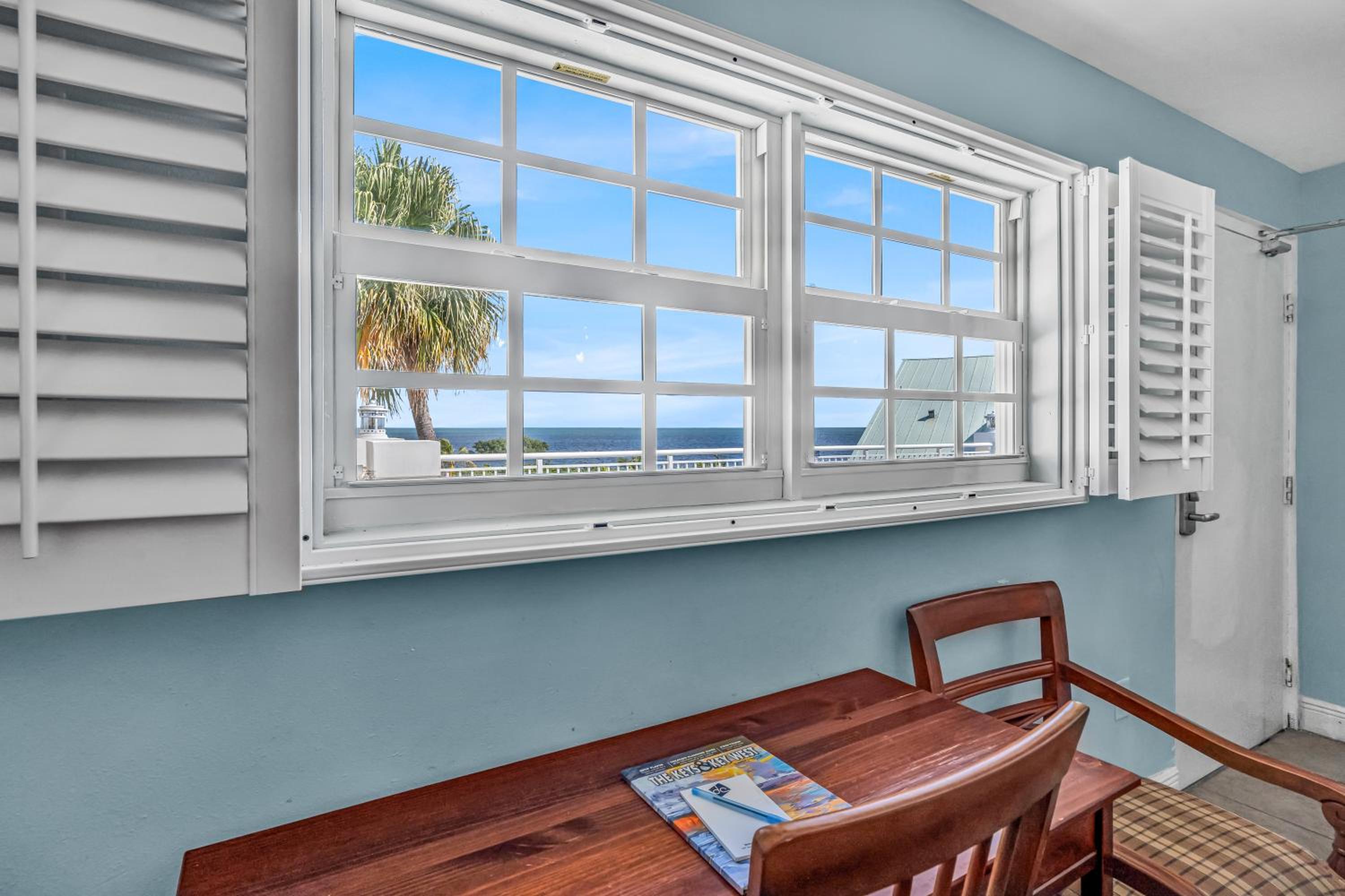 King Room with Ocean View - Non-Smoking - Photo 13