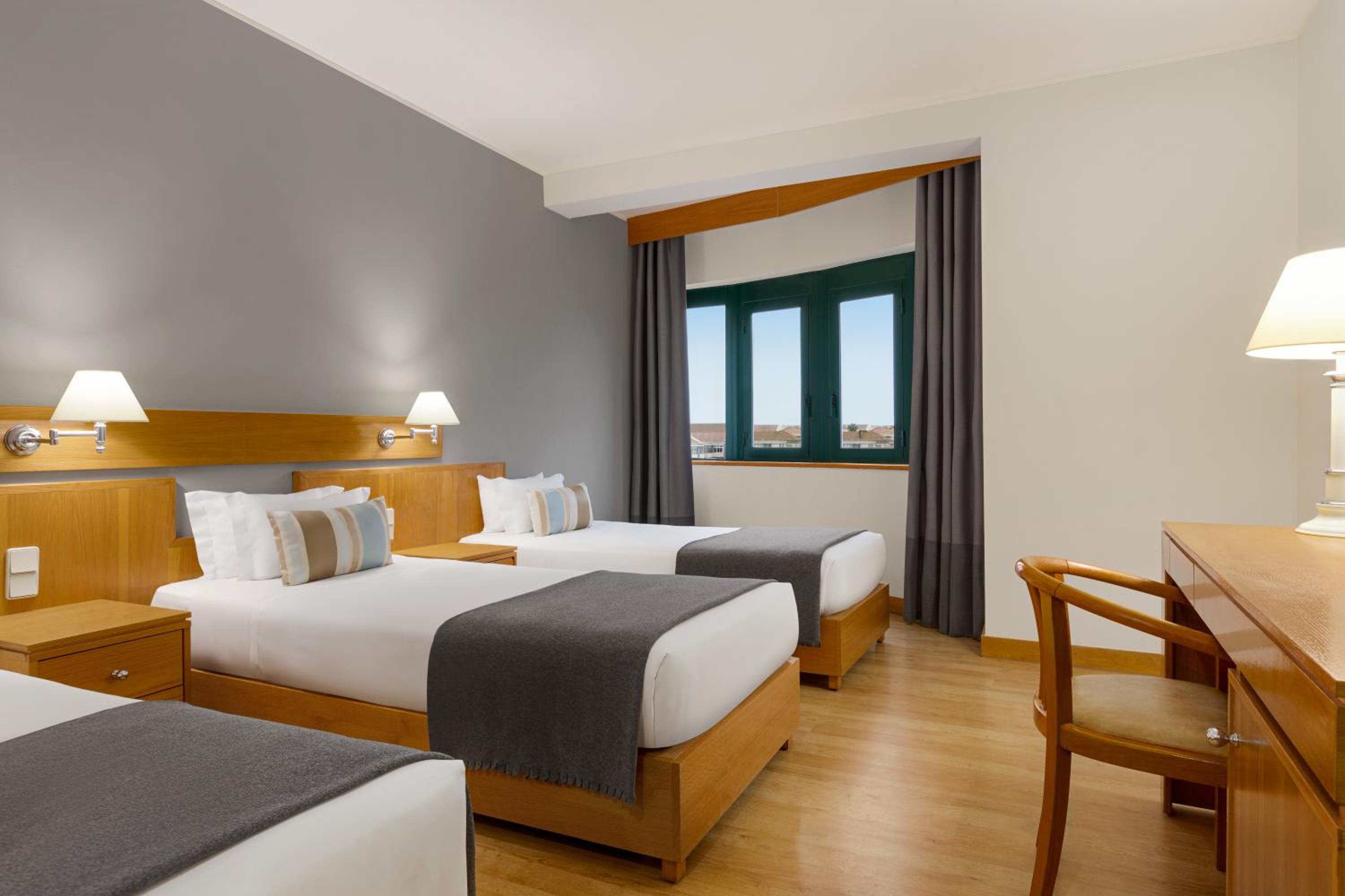 3 Twin Beds, Standard, Non-Smoking