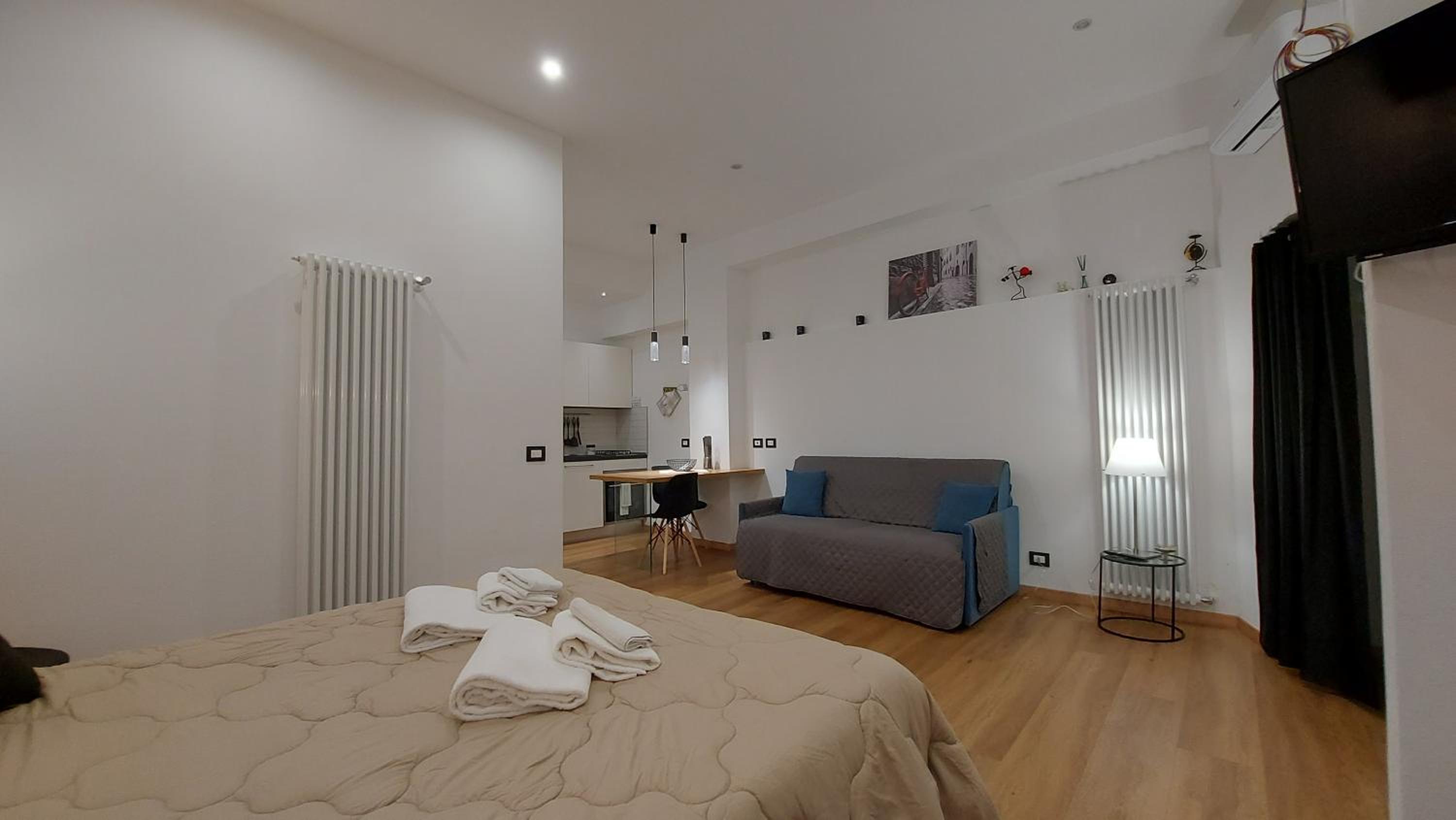 Studio Apartment - Photo 4