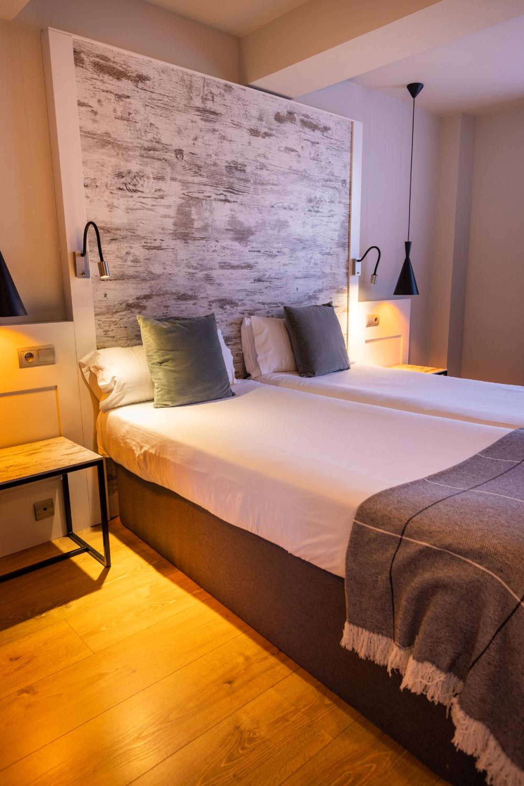 Classic Quadruple Room - Photo 6