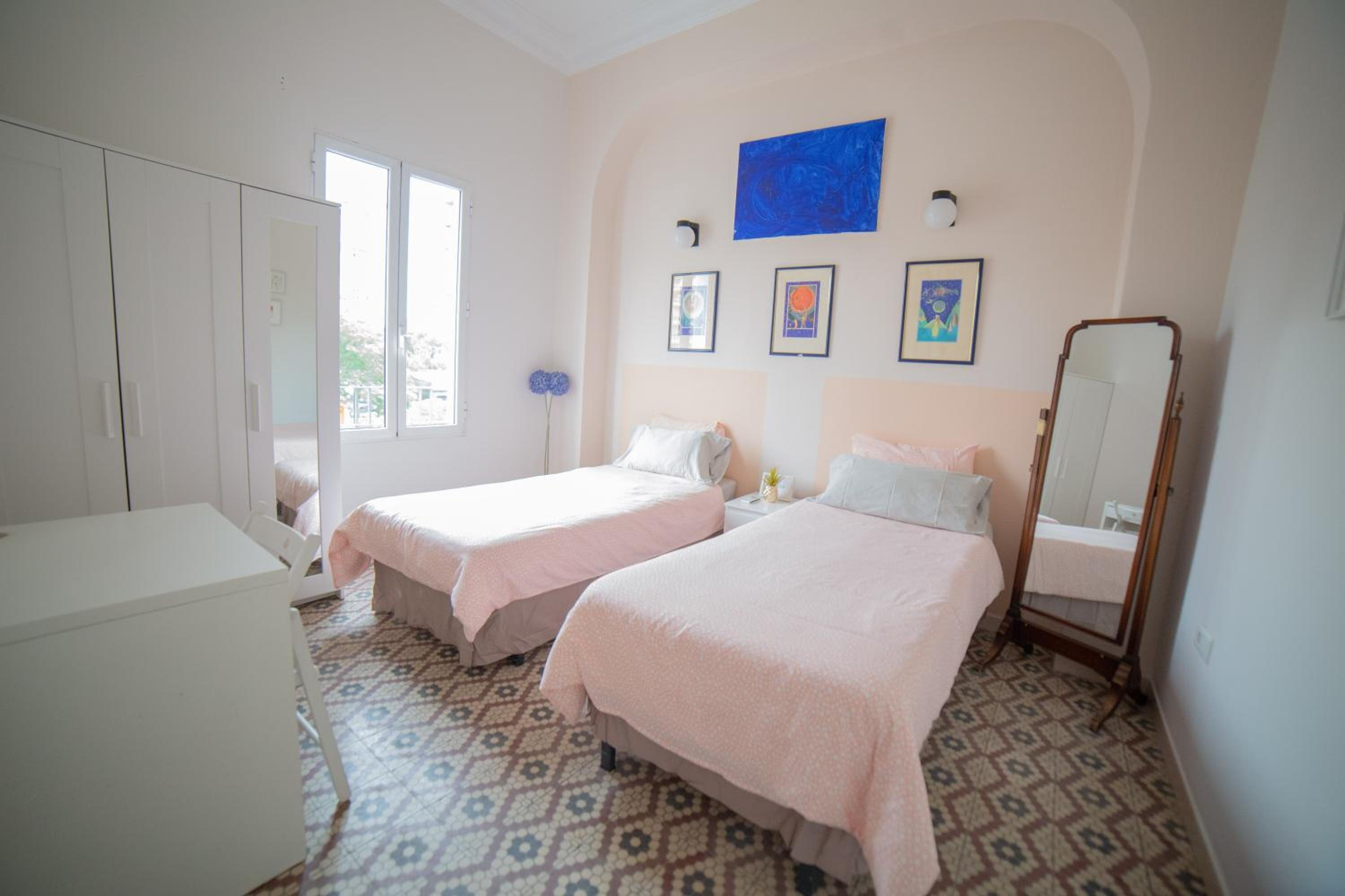 Habitación Doble con Baño Compartido