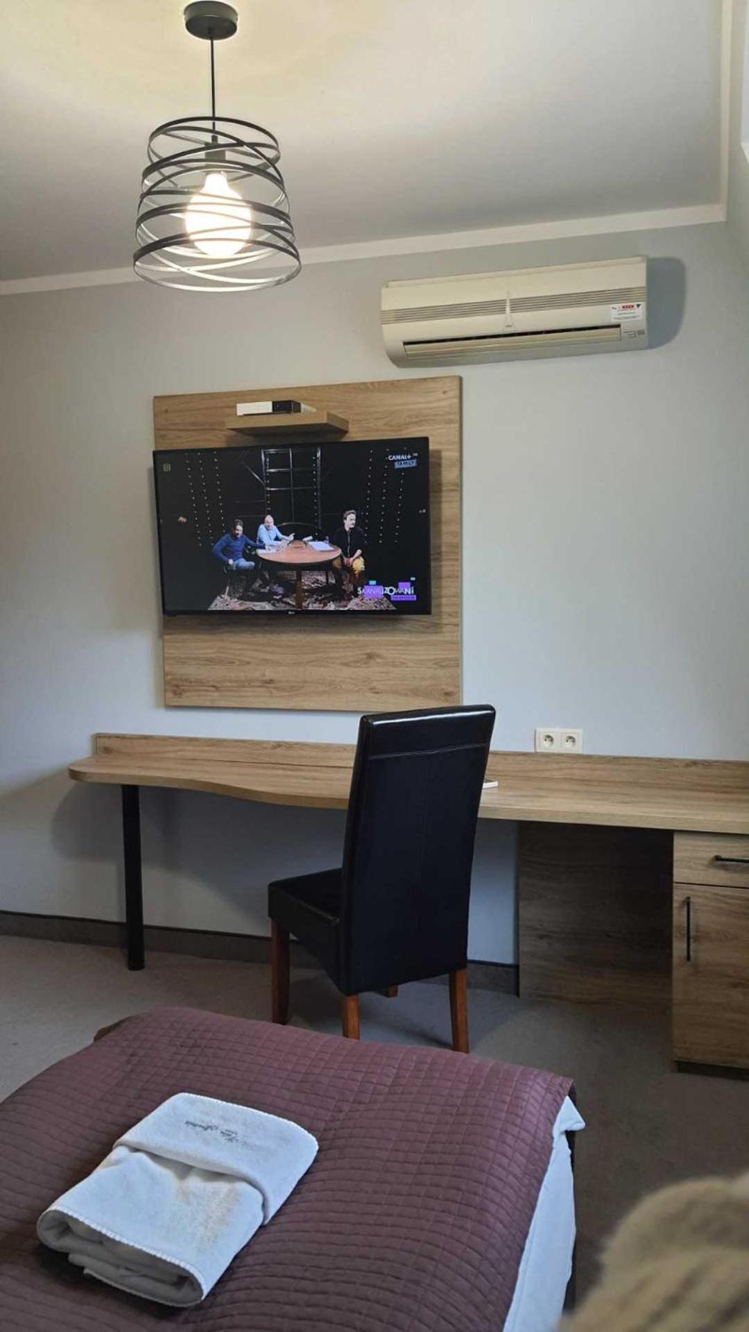 Double or Twin Room - Photo 20