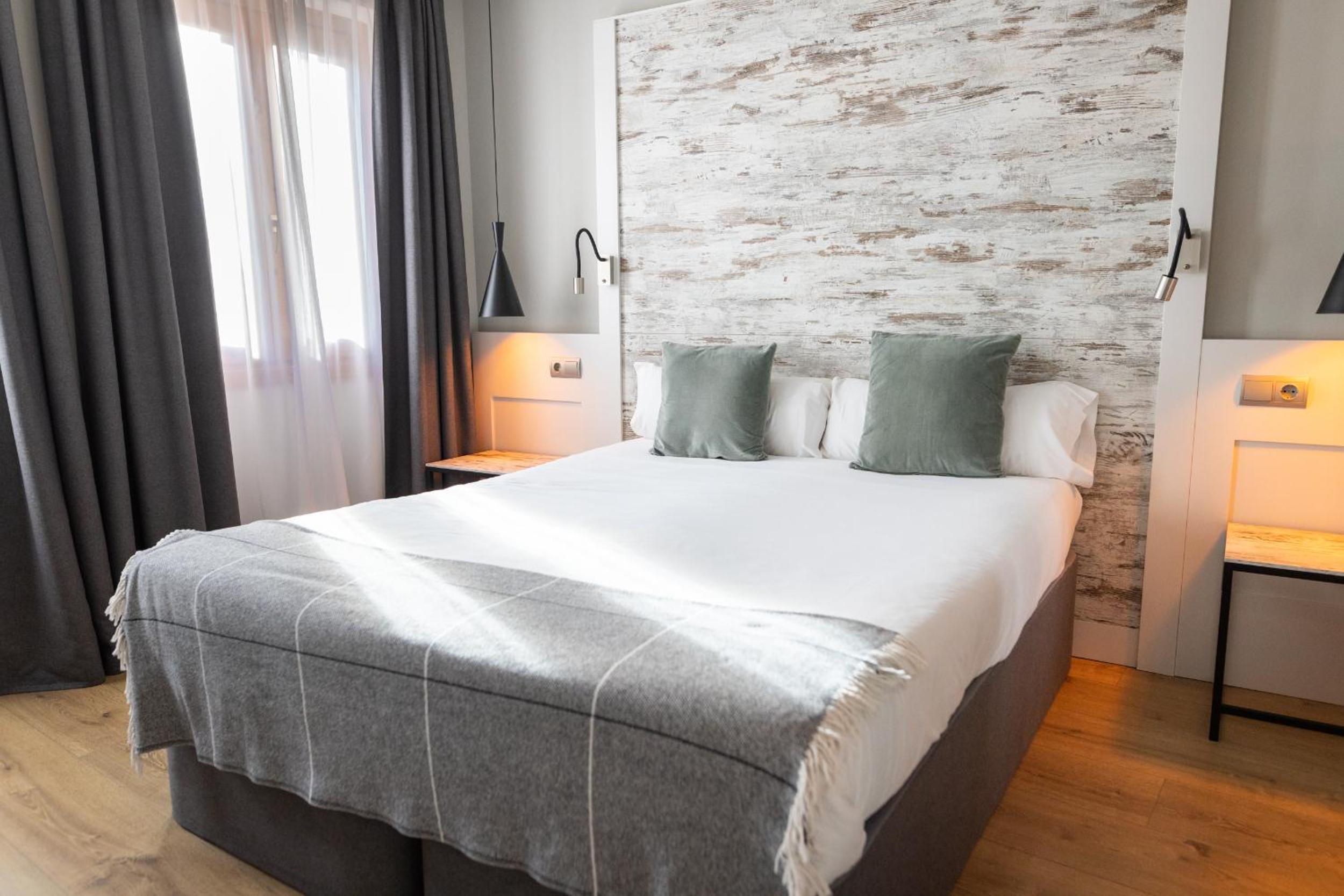 Double Room - Photo 10