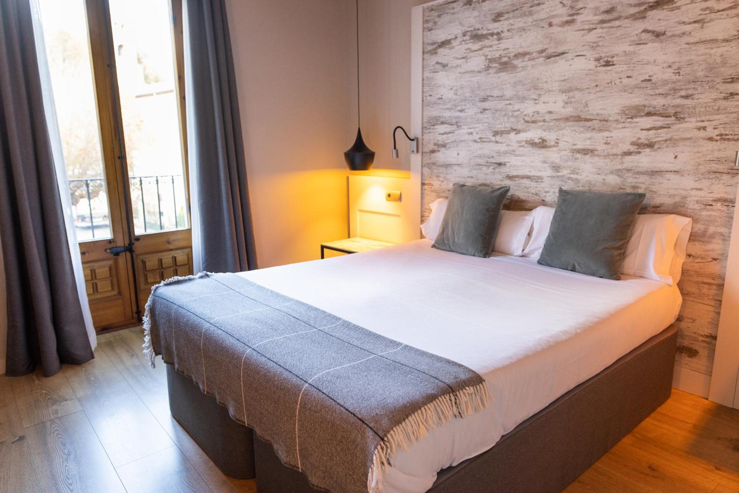 Double Room - Photo 9