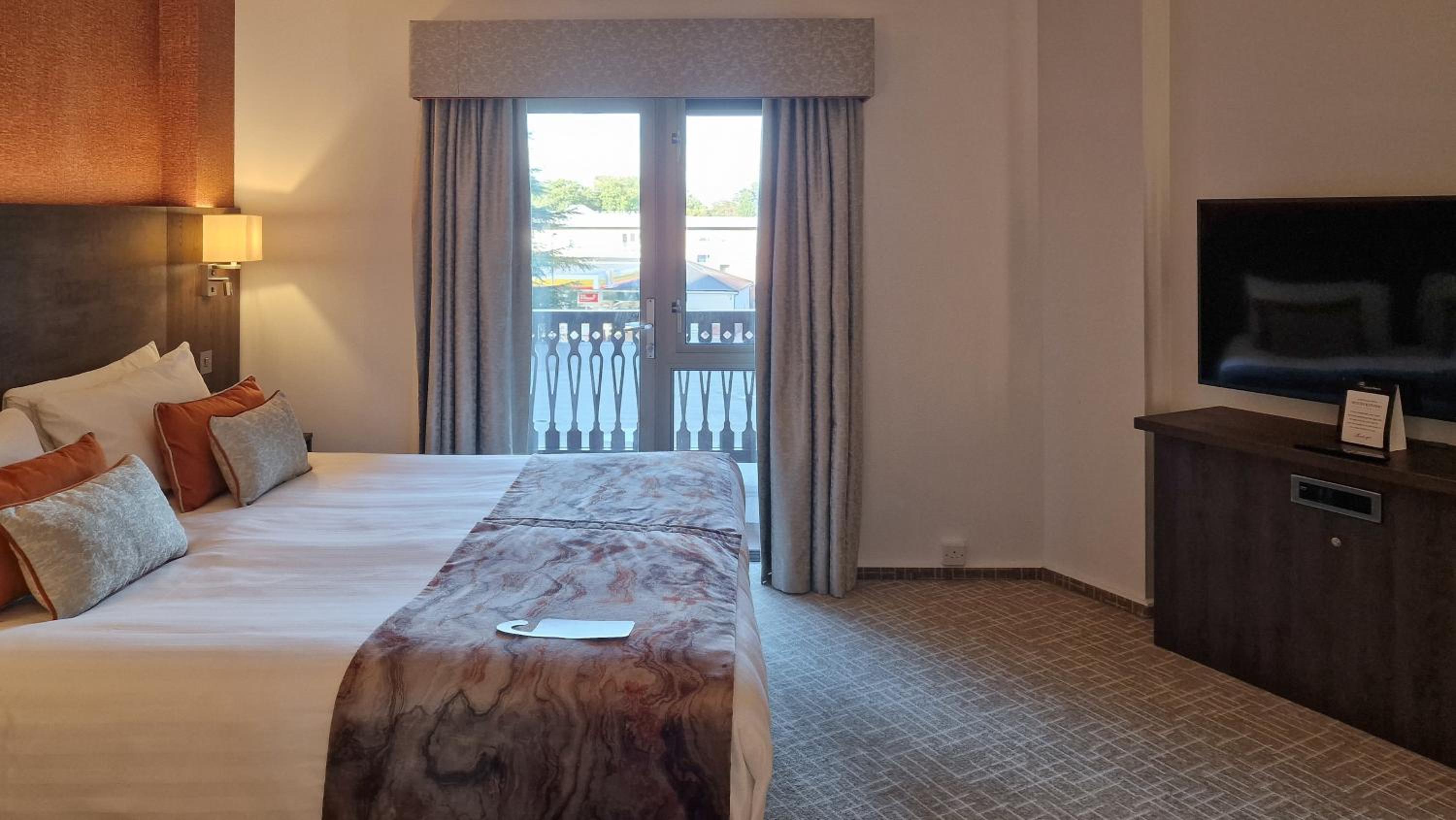 Deluxe Double Room with Extra Bed