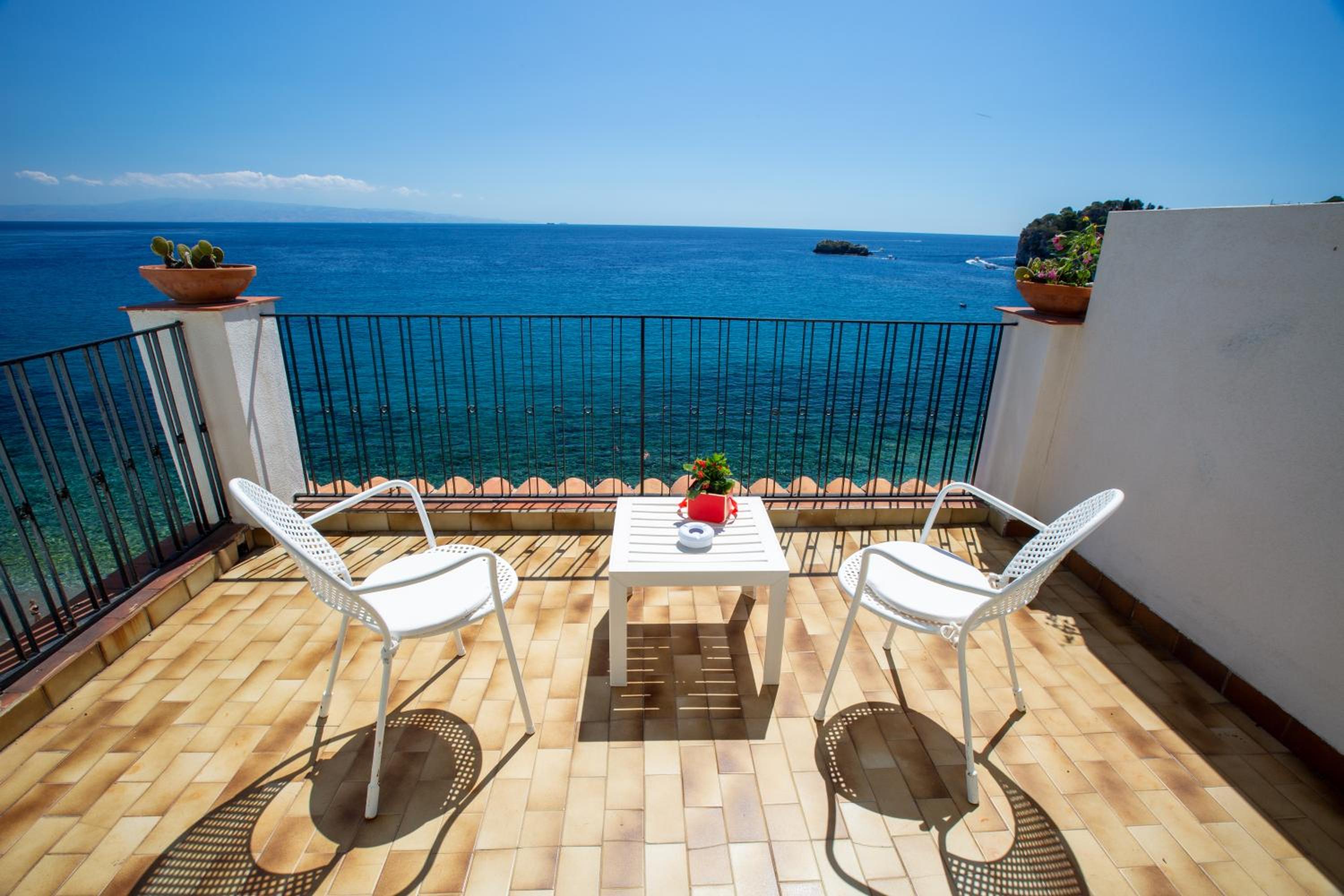 Superior Double or Twin Room with Sea View - Photo 13