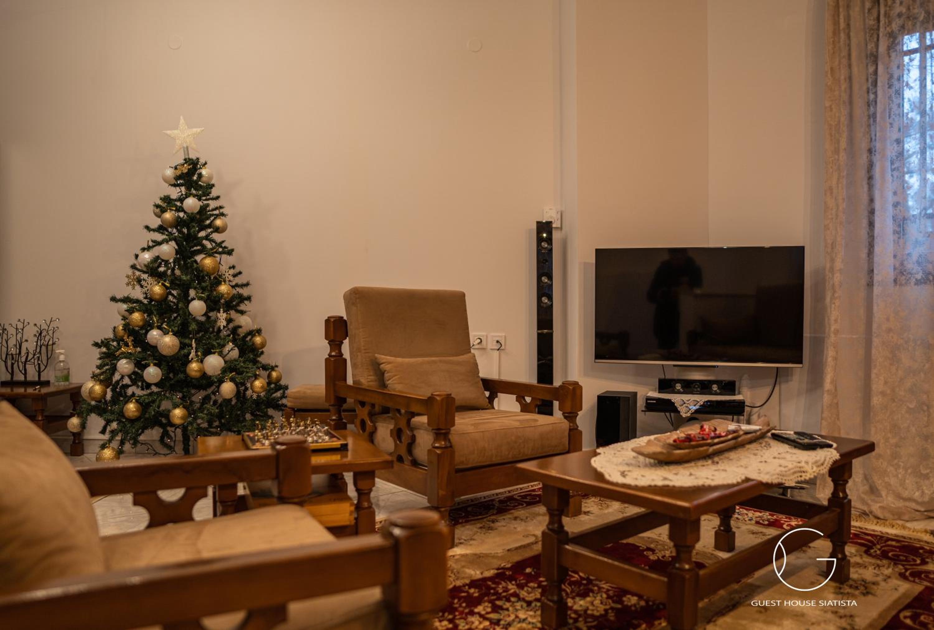 Three-Bedroom House - Photo 21