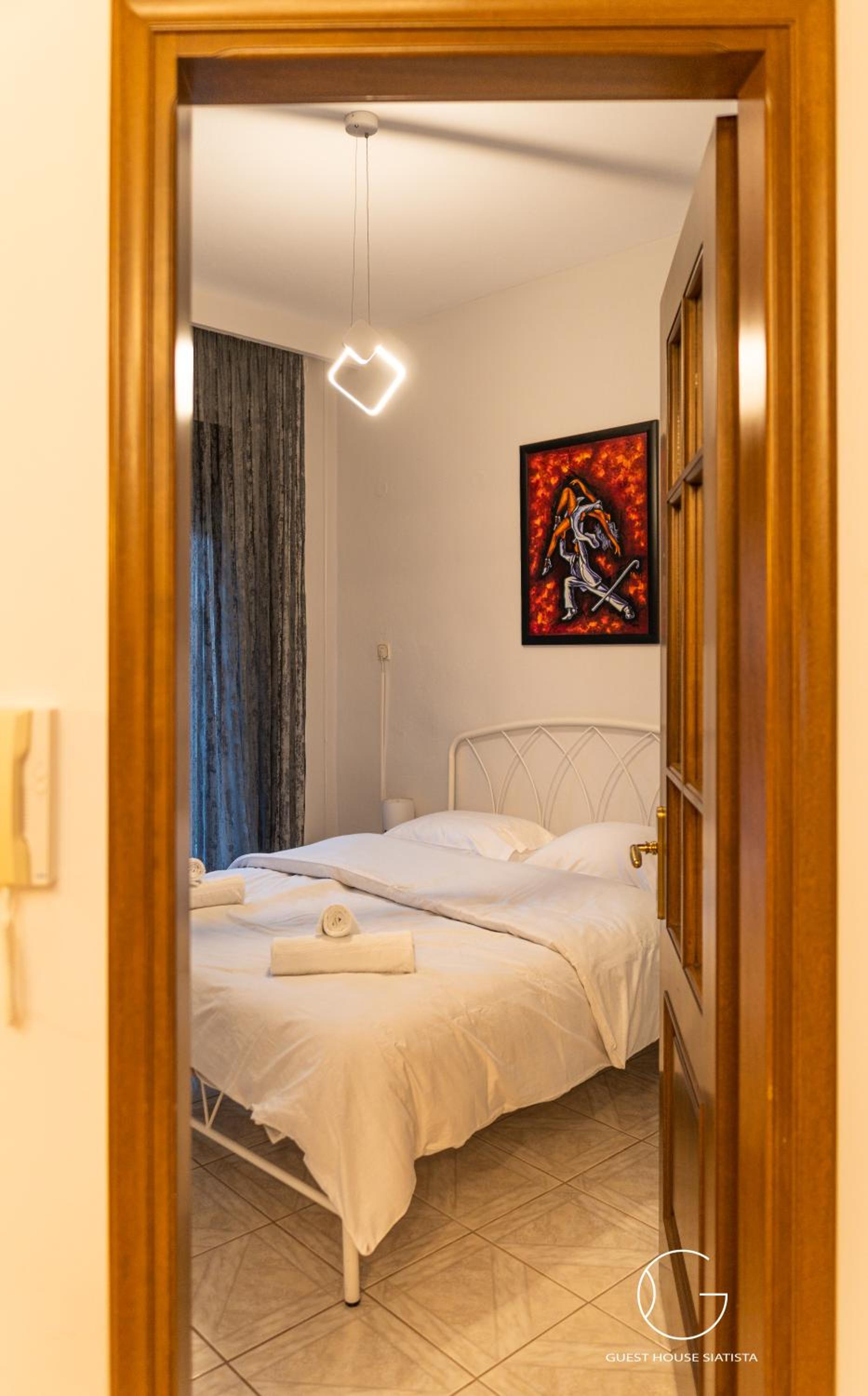 Three-Bedroom House - Photo 6