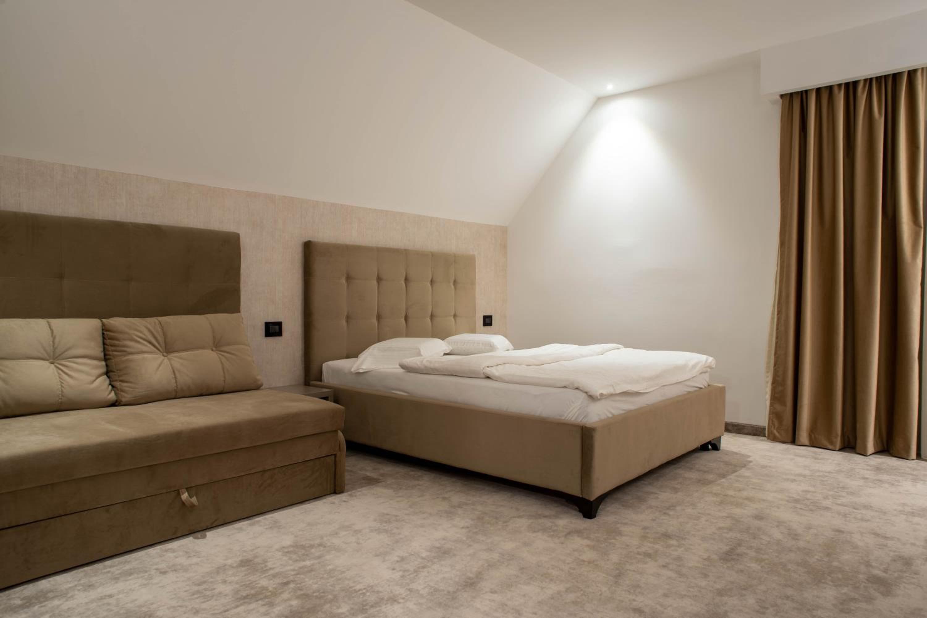 Family Room - Photo 19