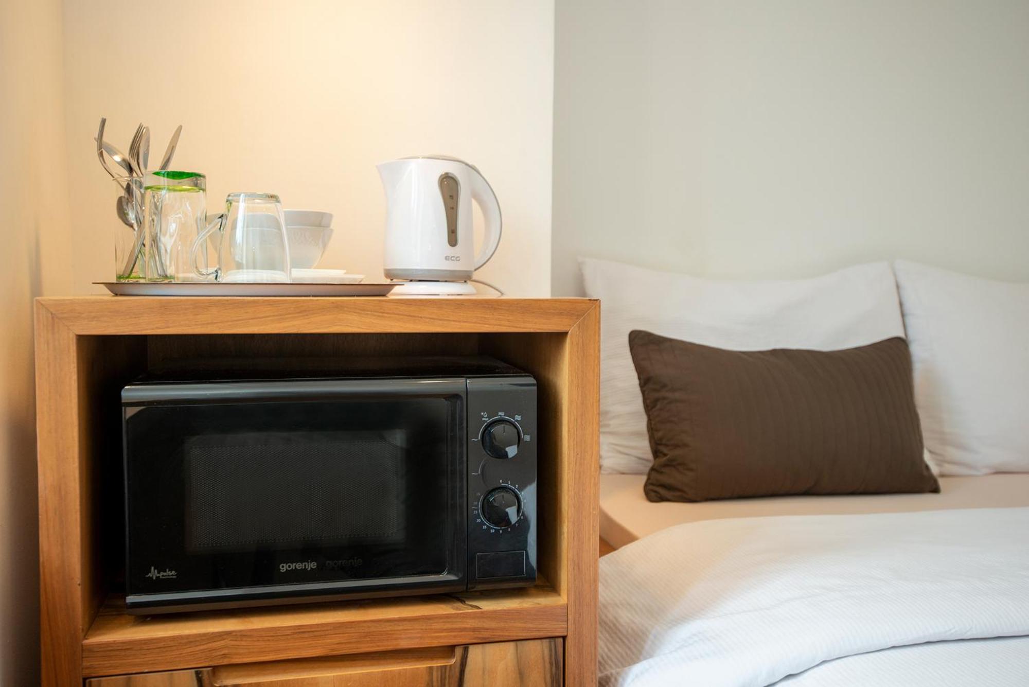 Economy Double Room - Photo 12