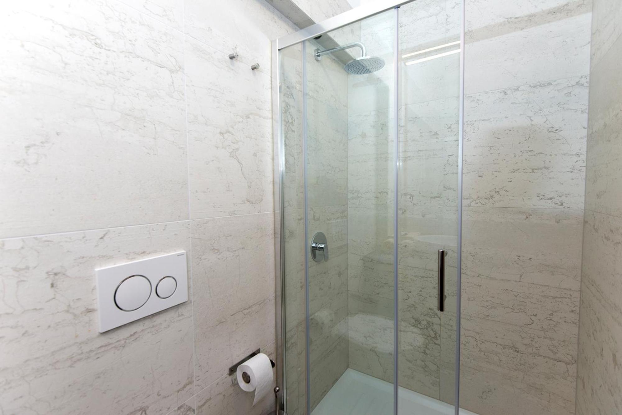 Economy Double Room - Photo 6