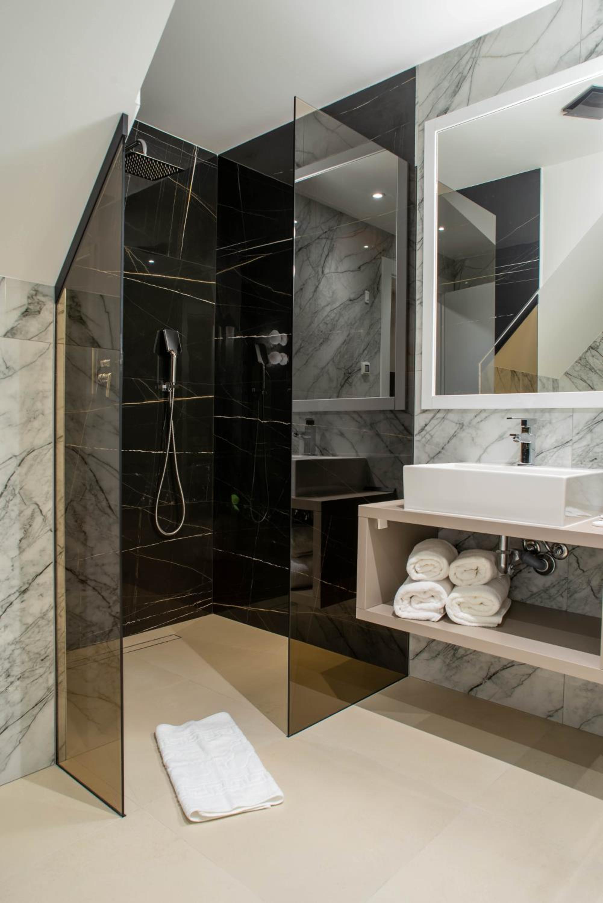 Superior Deluxe Double or Twin Room  - Photo 24