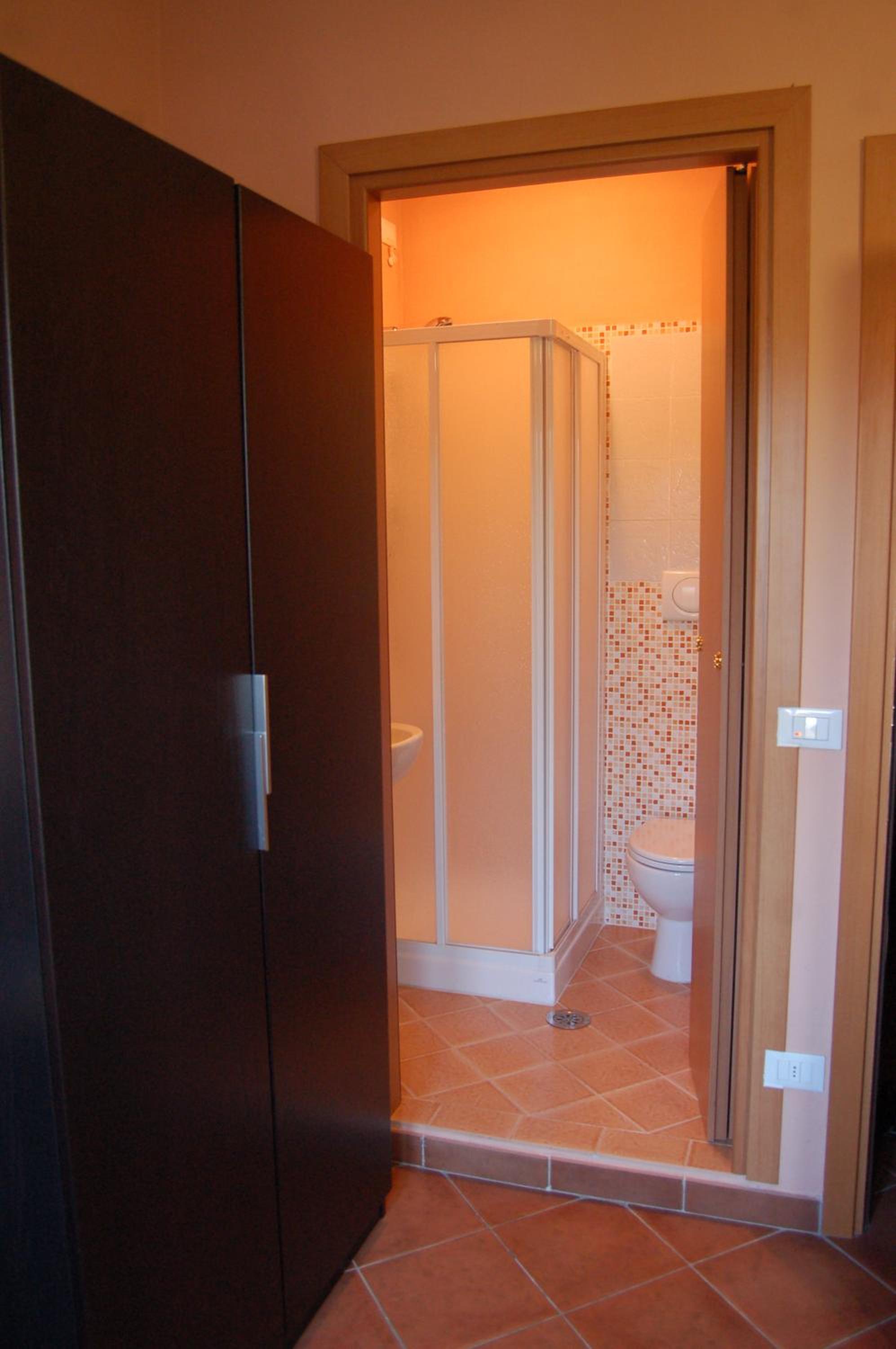 Double or Twin Room - Photo 4