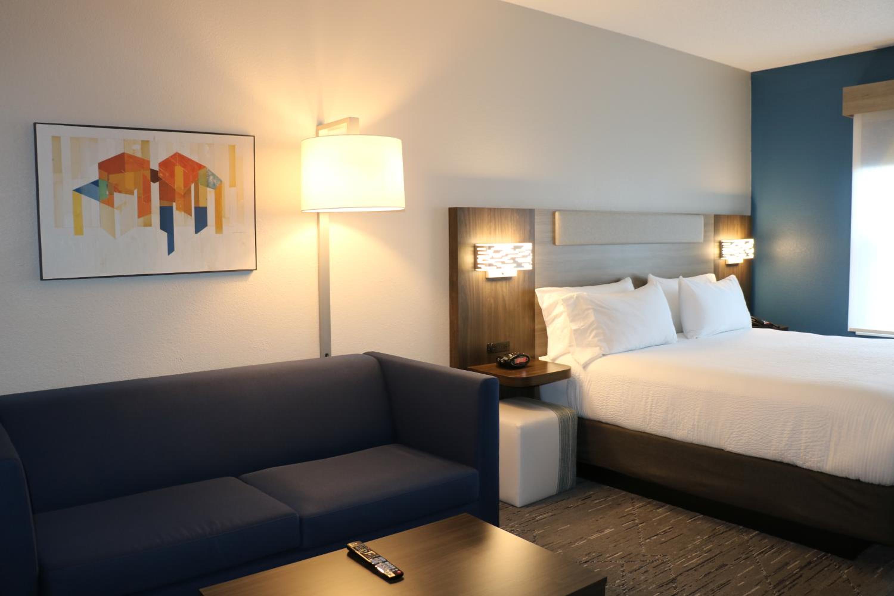 King Suite - Photo 6
