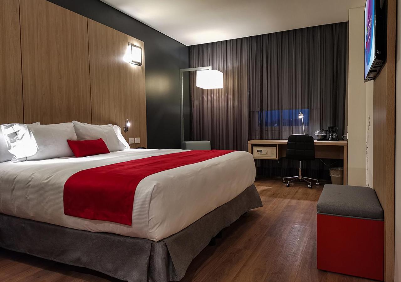 King Room - Non-Smoking - Photo 1