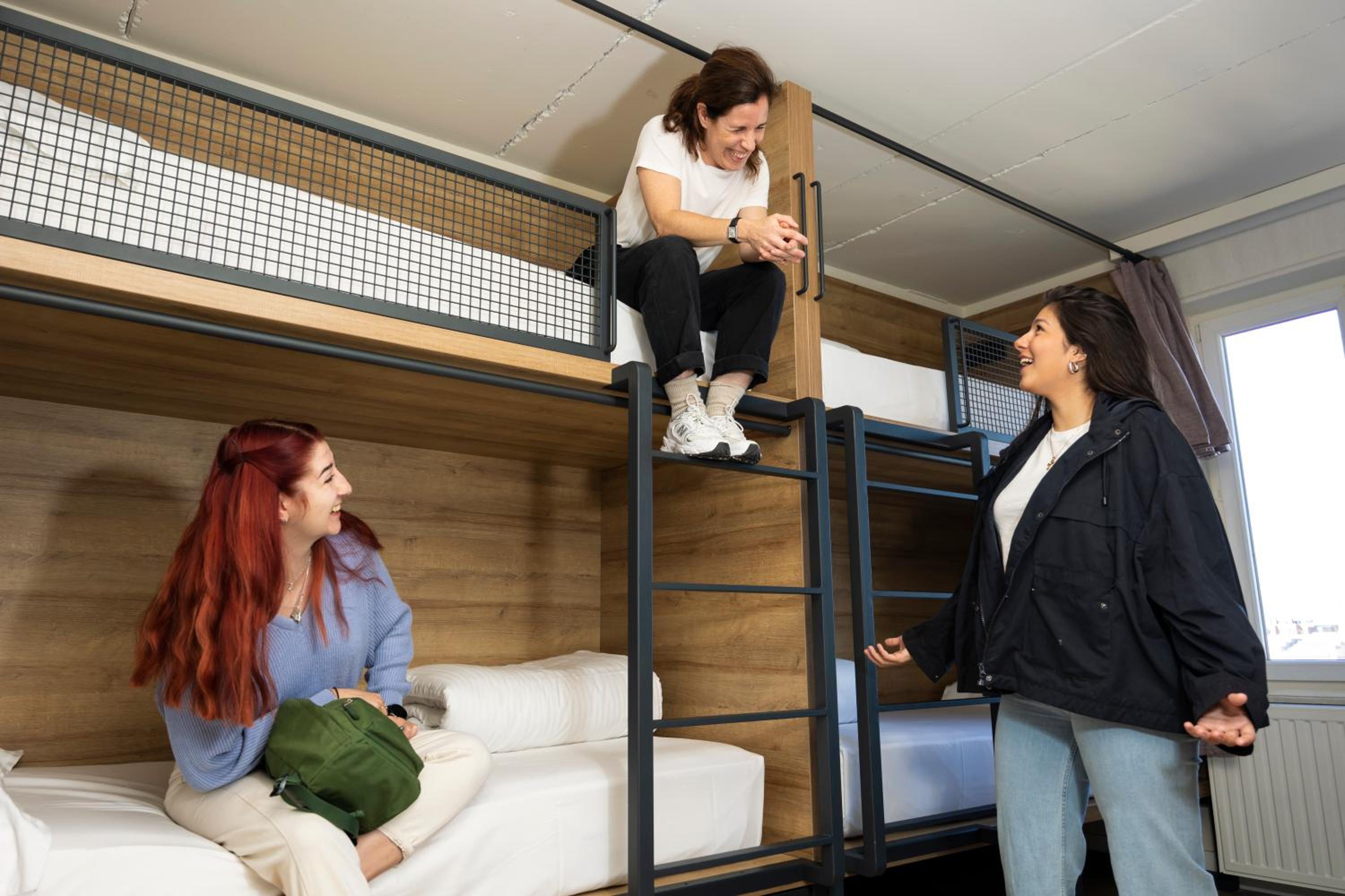 Bed in 6-Bed Female Dormitory Room photo 2