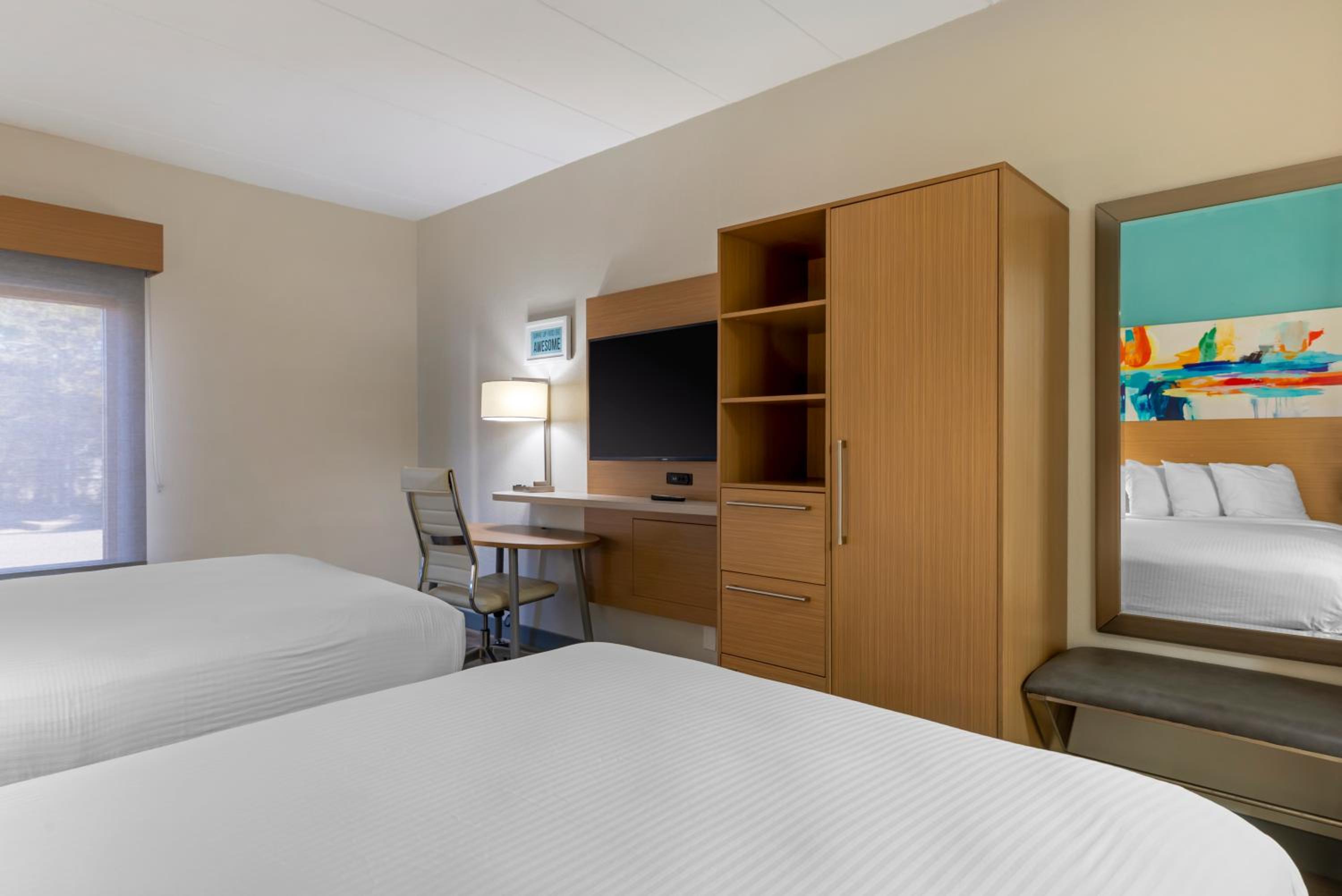 Queen Room - Non-Smoking - Photo 6