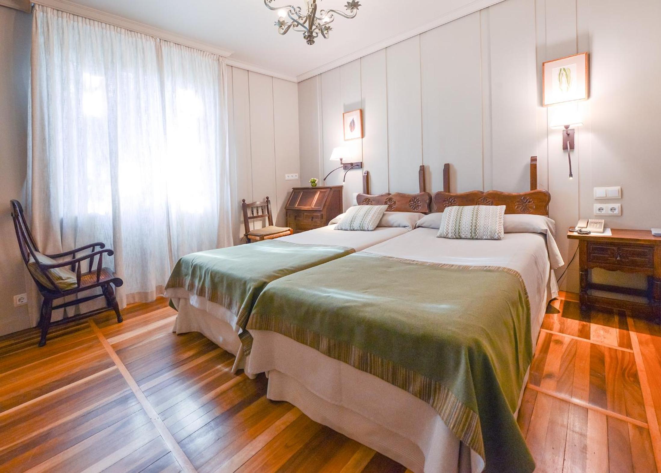 Double Room - Photo 17