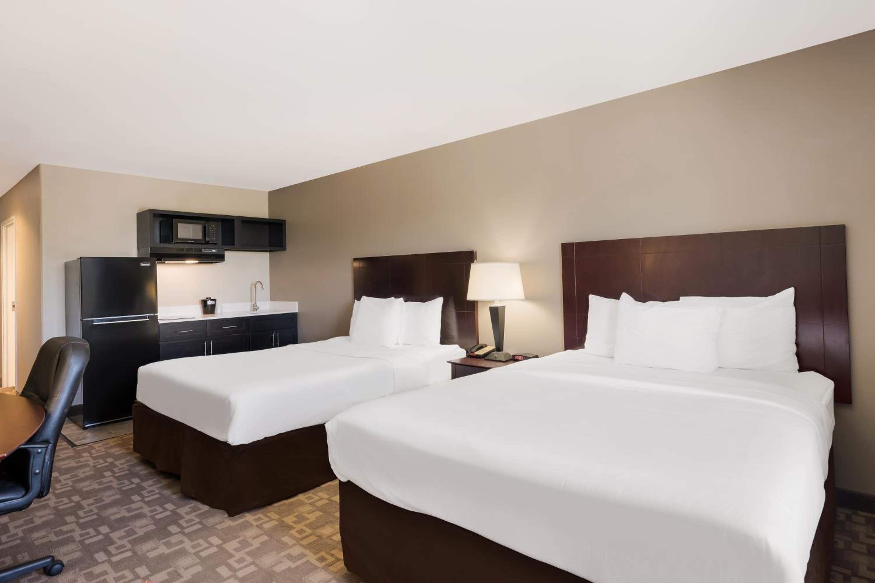2 Queen Beds, Suite, Nonsmoking, Accessible, Kitchenette - Photo 1