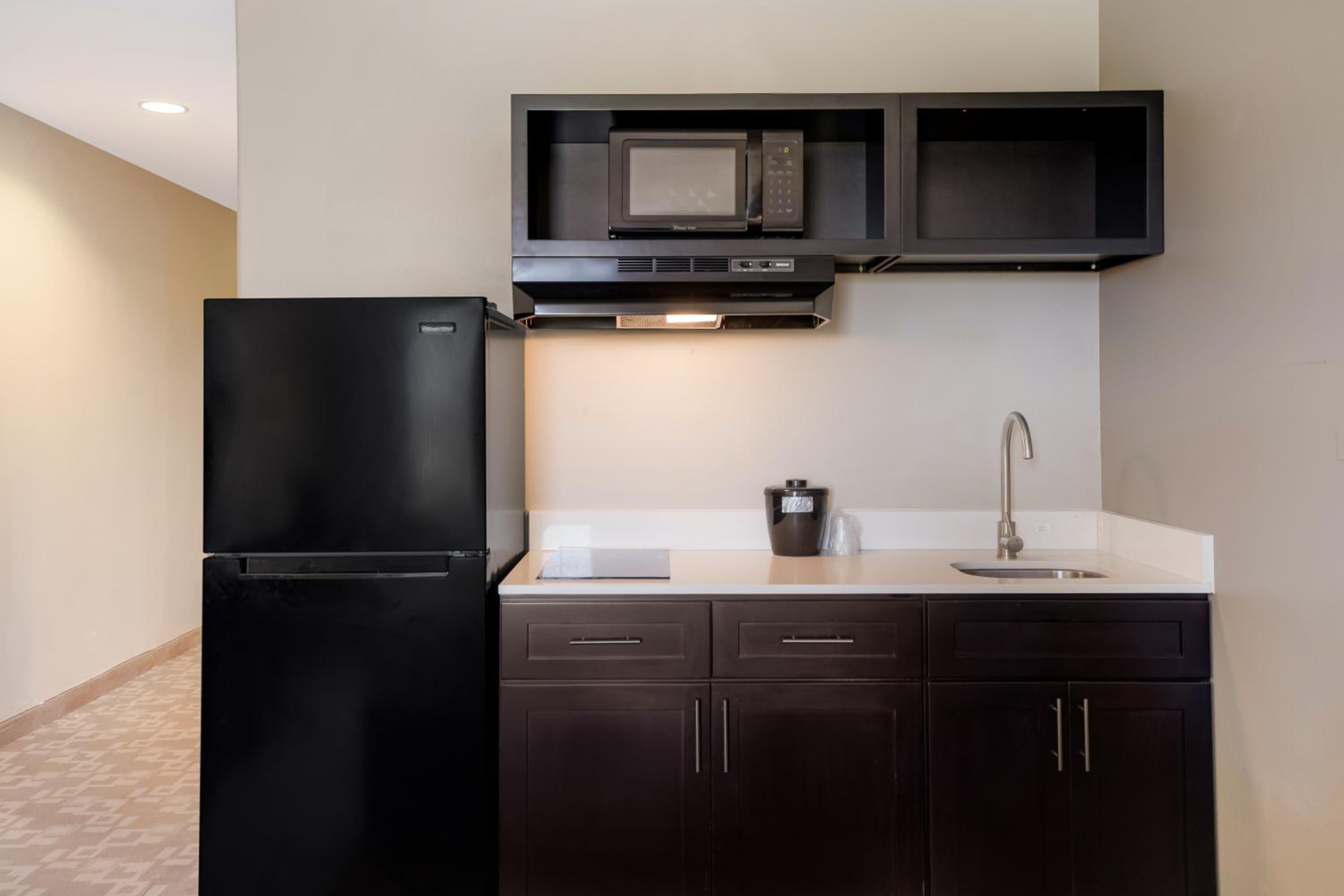 2 Queen Beds, Suite, Nonsmoking, Accessible, Kitchenette - Photo 3