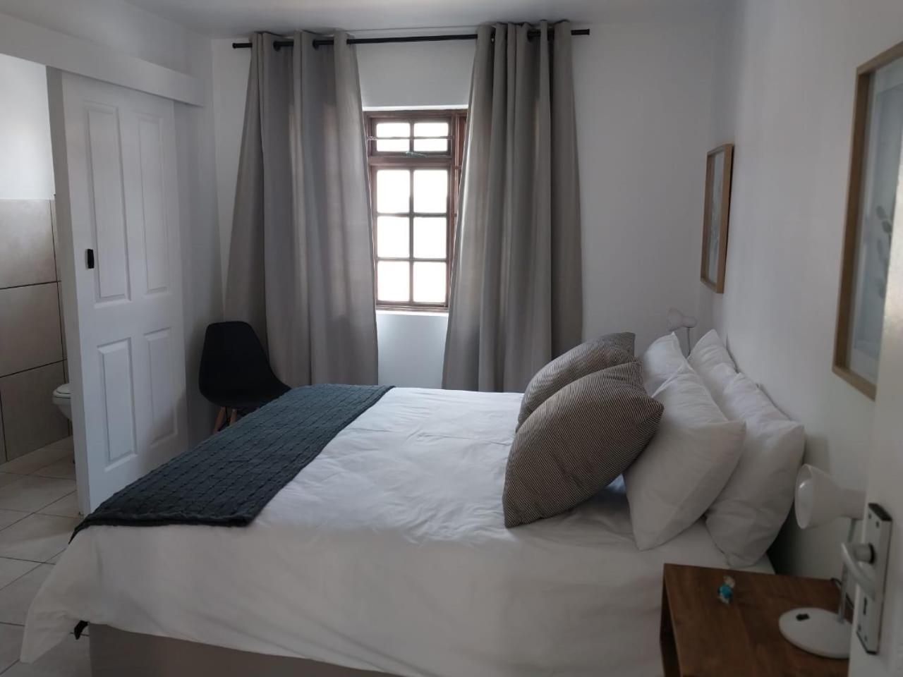 Two-Bedroom Apartment photo 3