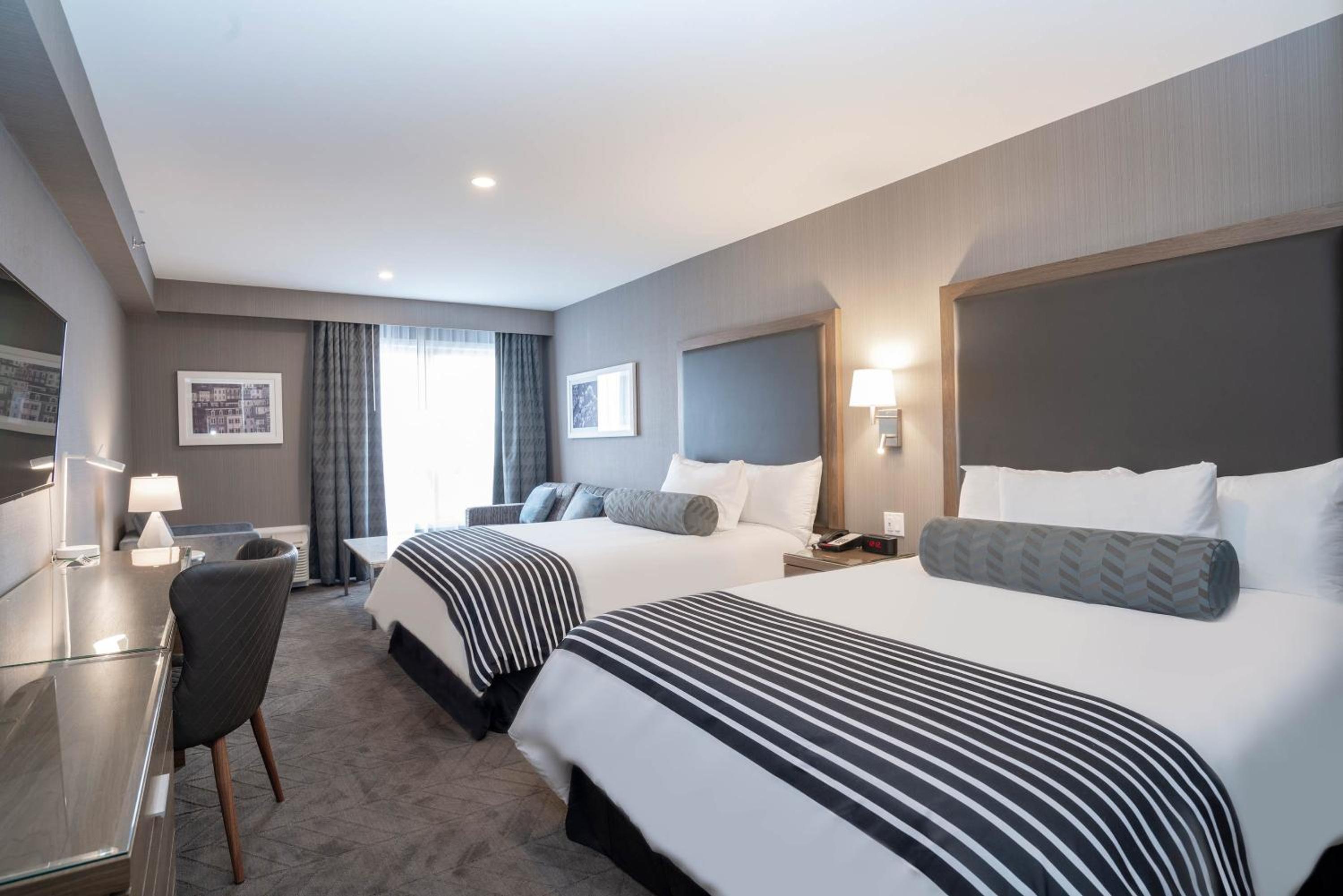 Standard Room, 2 Queen Beds, Sofa Bed