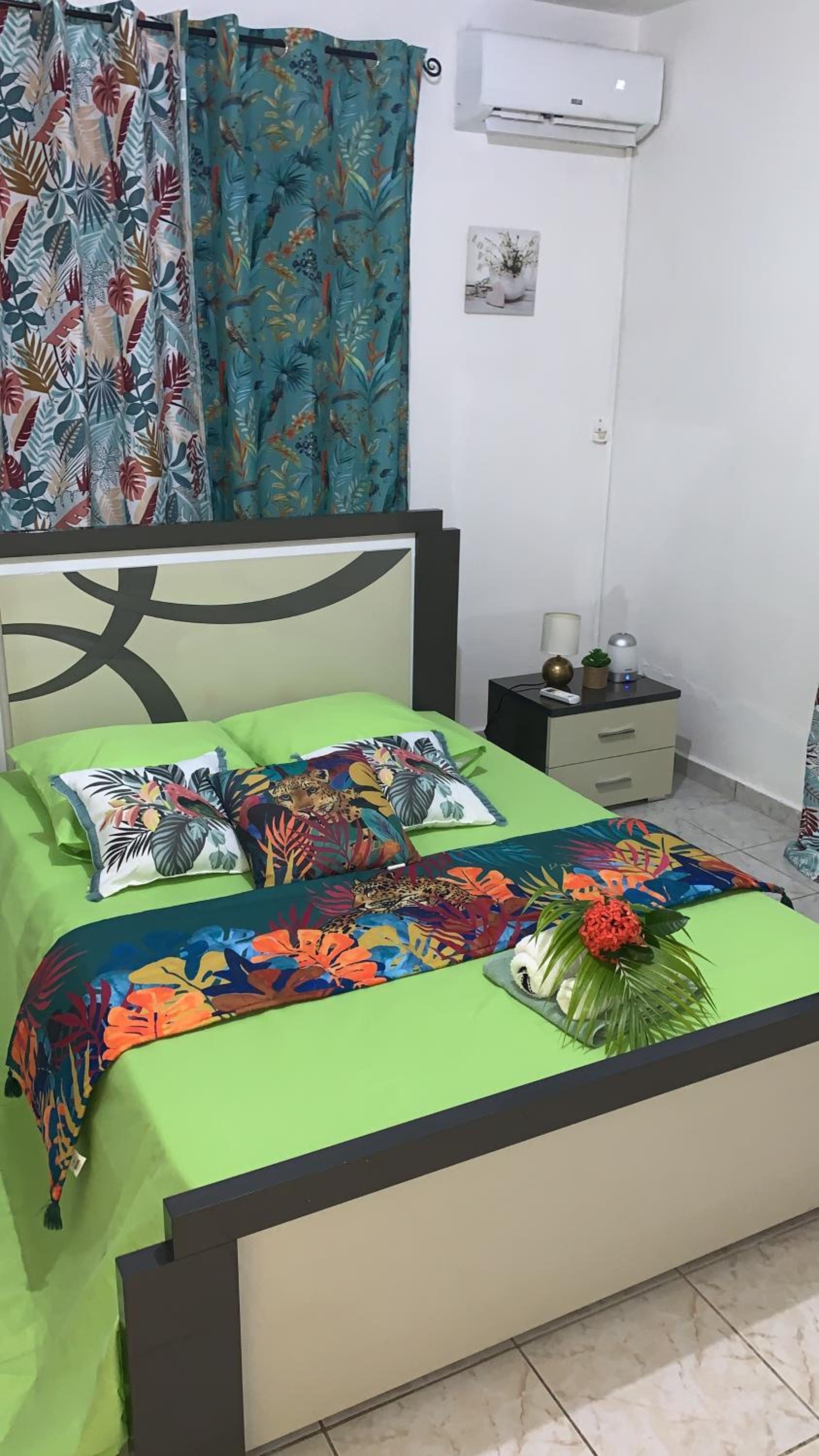One-Bedroom House - Photo 43