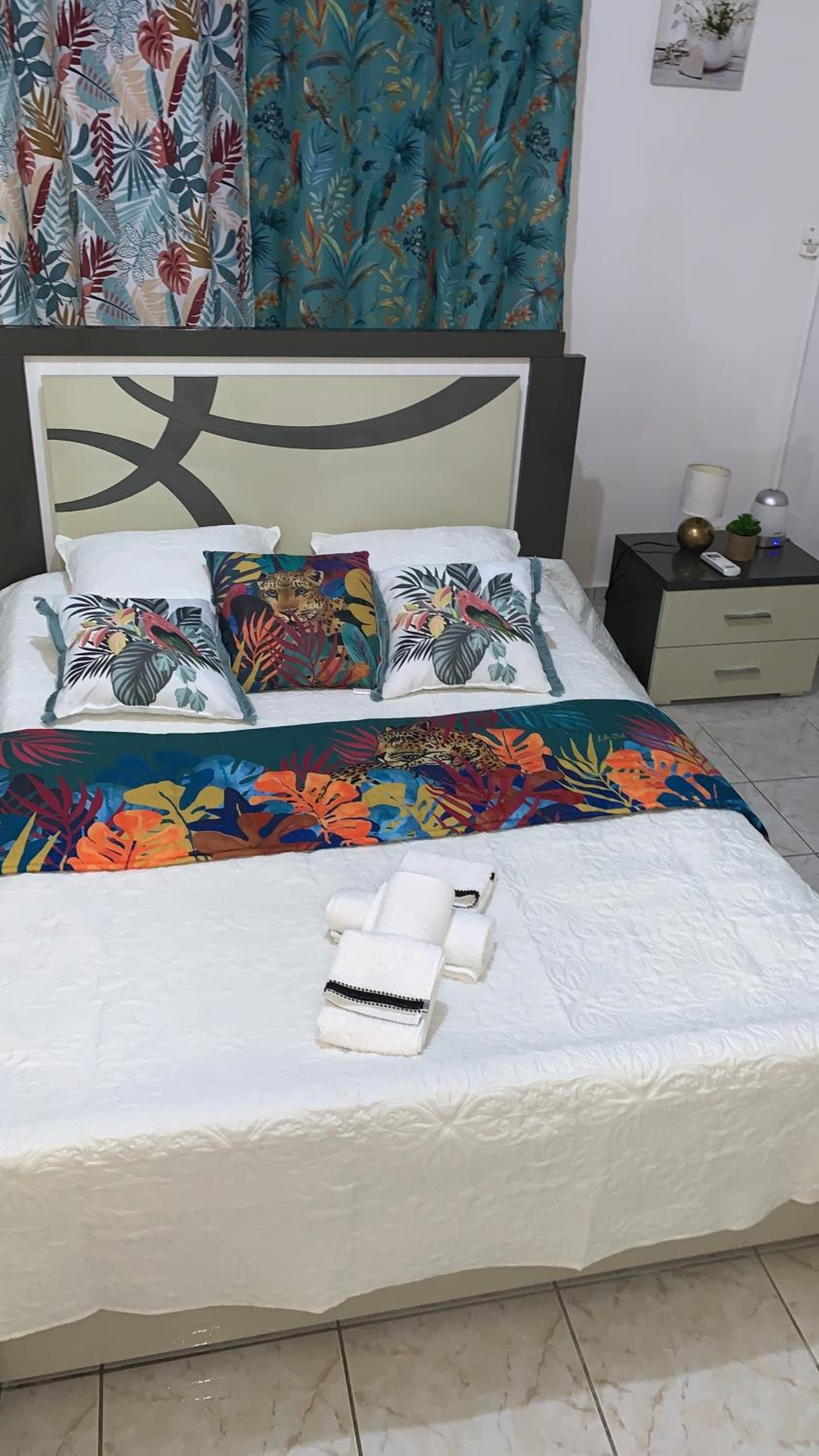 One-Bedroom House - Photo 42