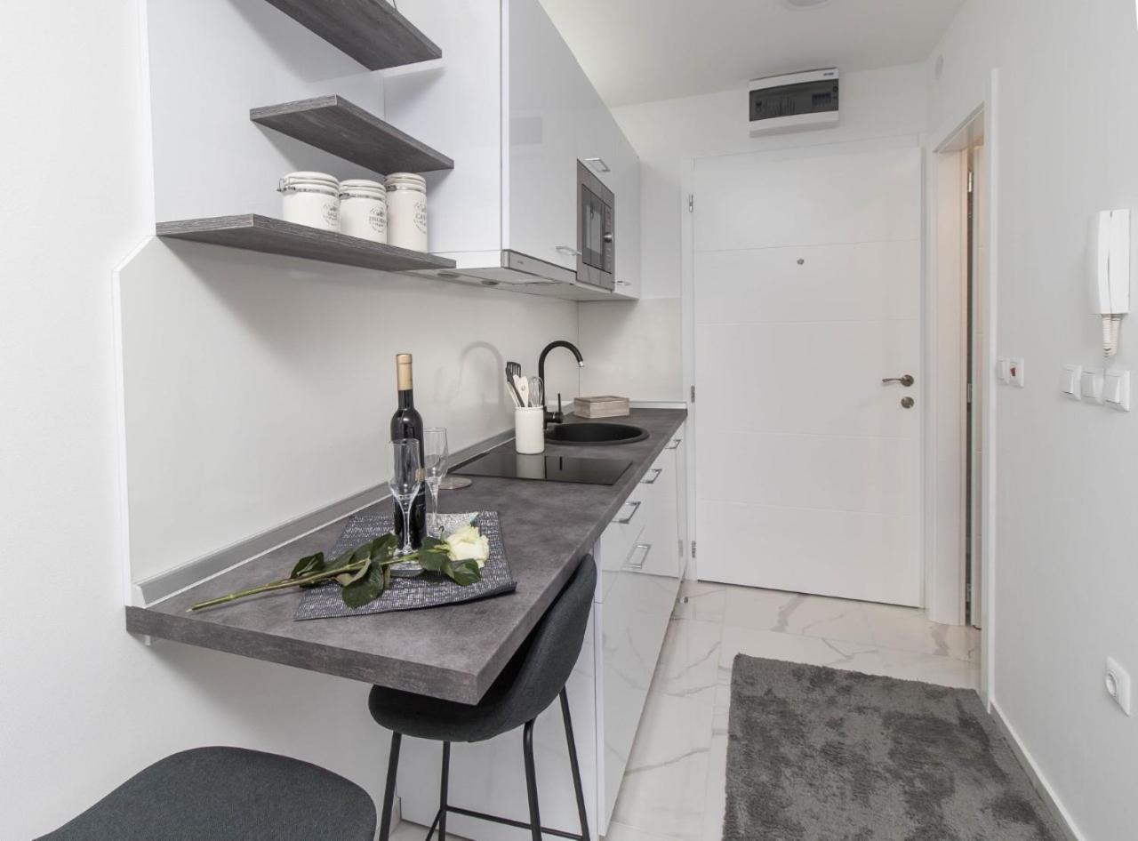 One-Bedroom Apartment - Photo 26