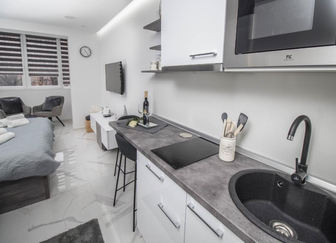 One-Bedroom Apartment - Photo 30