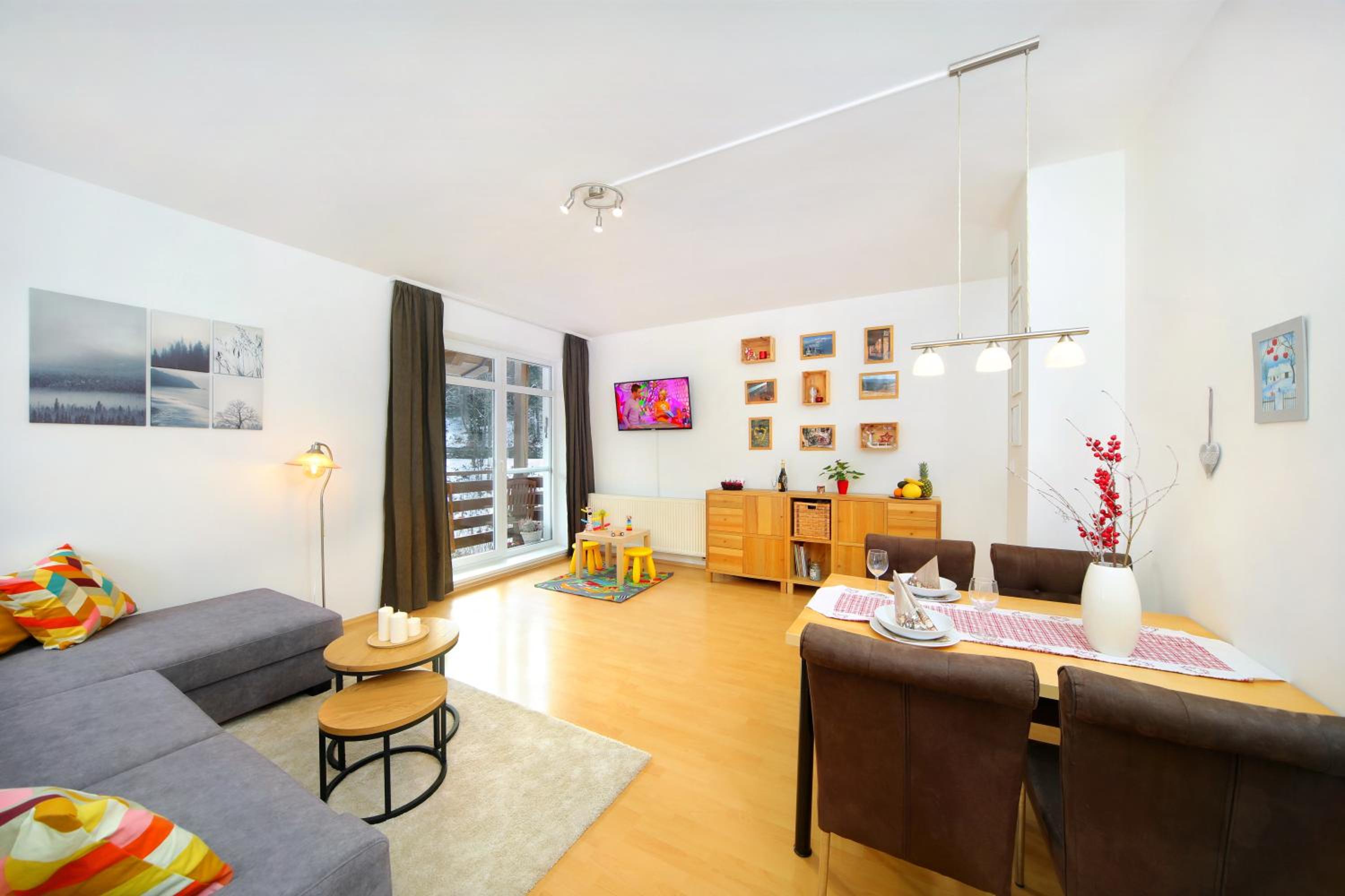 Apartment with Balcony photo 1