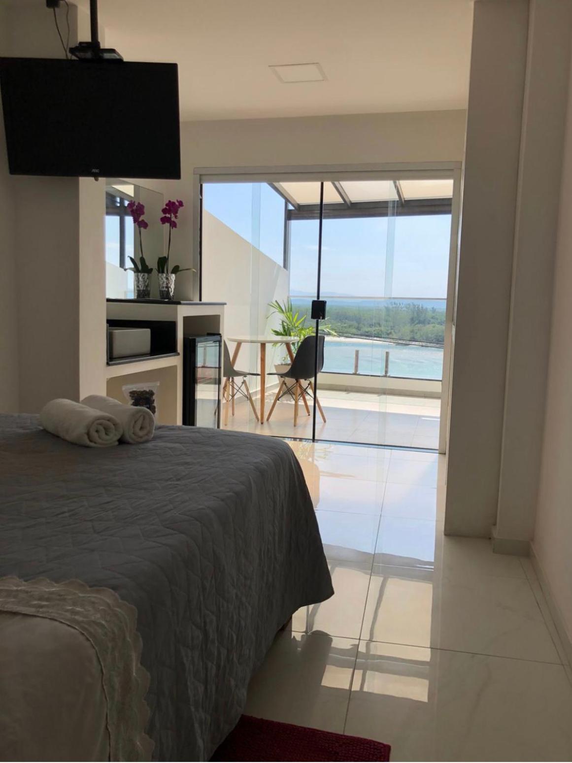 Deluxe Suite with Sea View